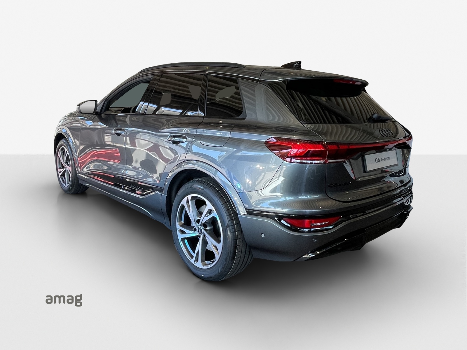 AUDI Q6 e-tron quattro-image-2