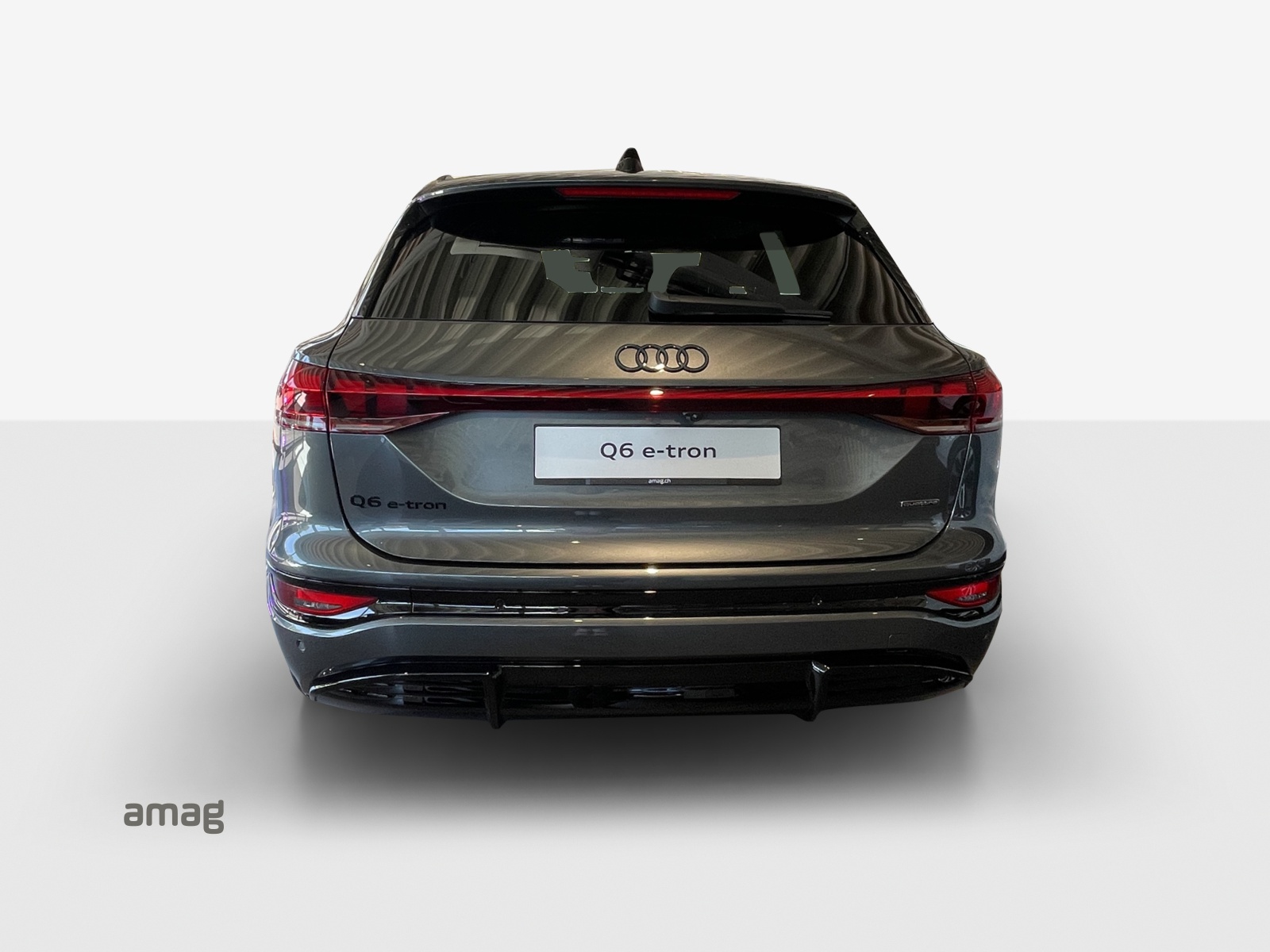 AUDI Q6 e-tron quattro-image-3