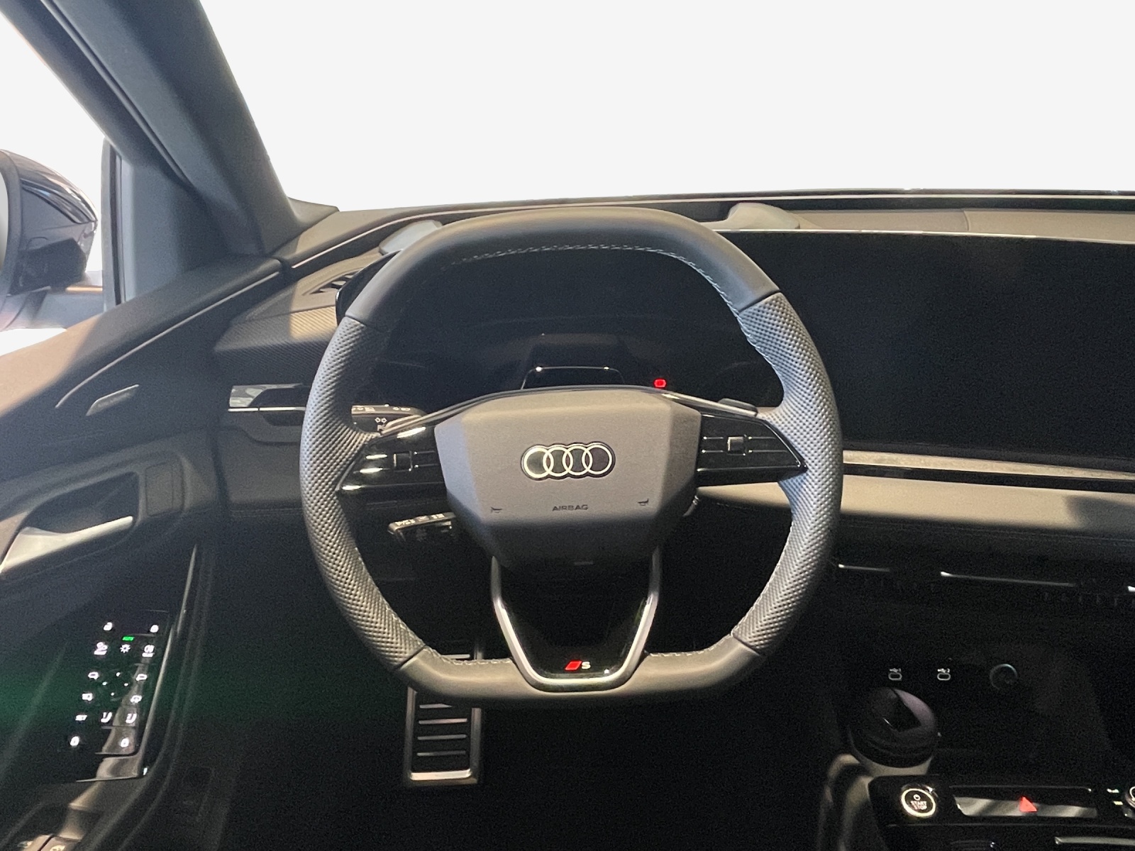 AUDI Q6 e-tron quattro-image-9