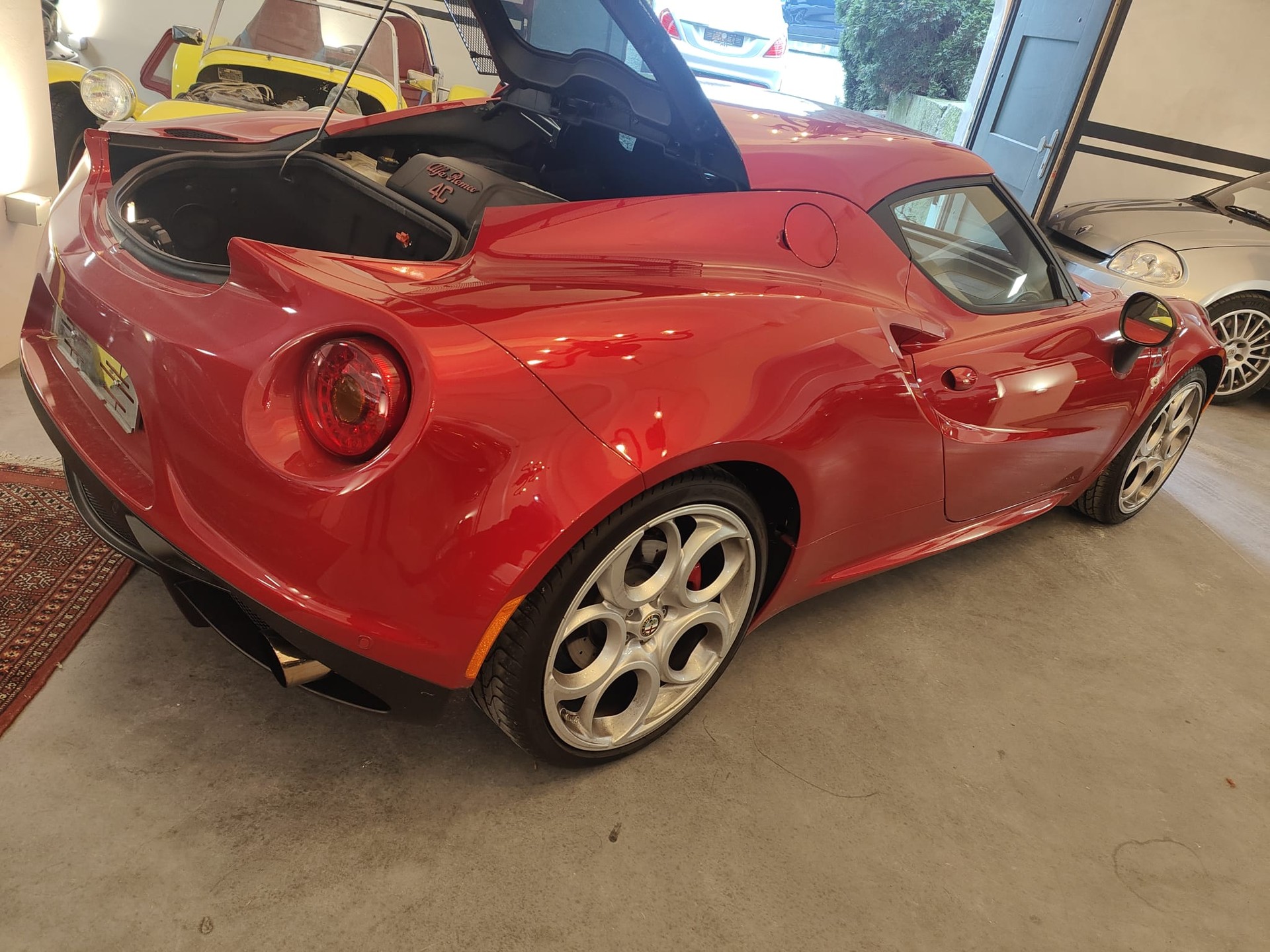 ALFA ROMEO 4C 1750 TBi TCT-image-2