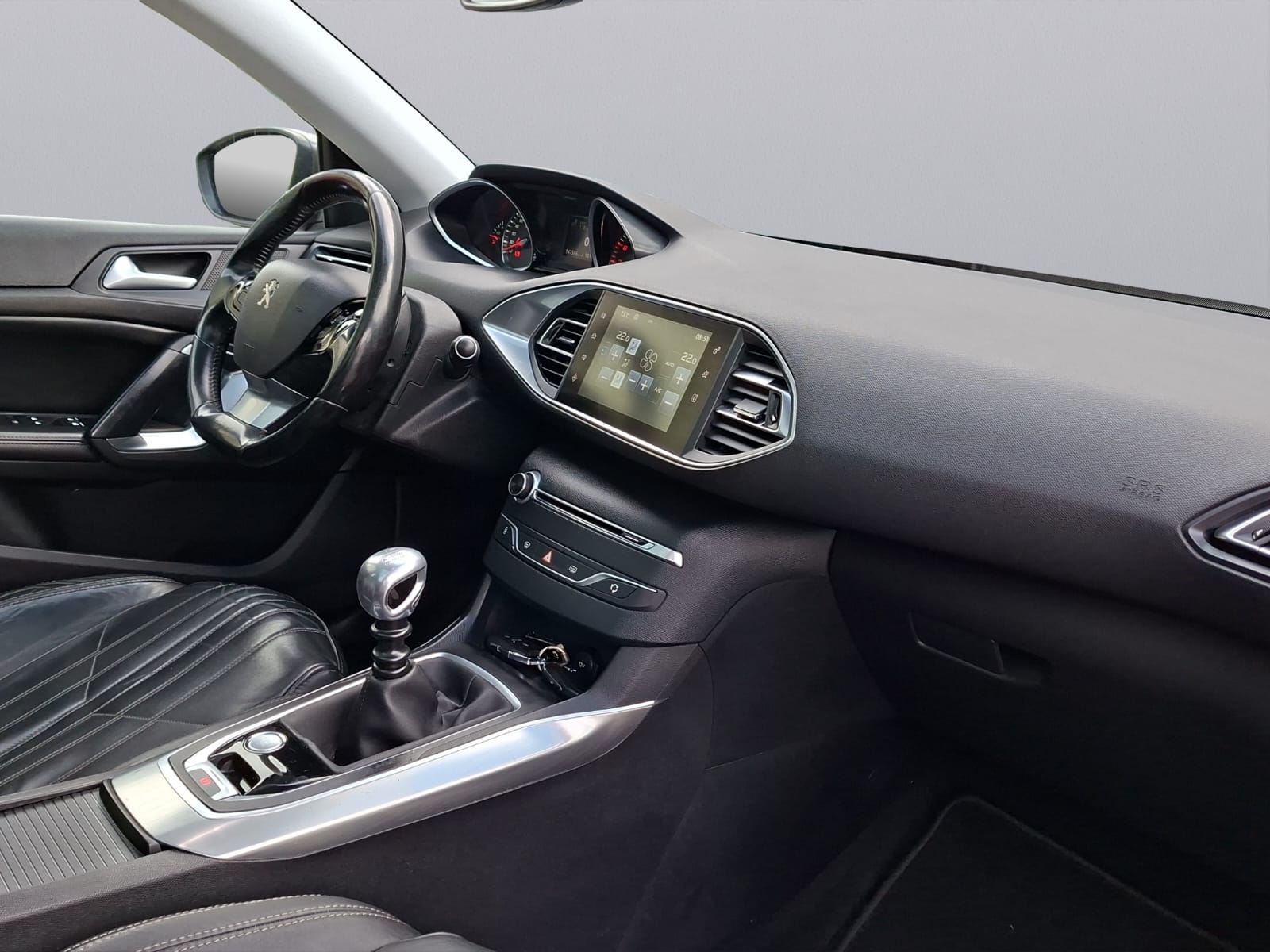 PEUGEOT 308 SW 1.2 THP Business-image-11