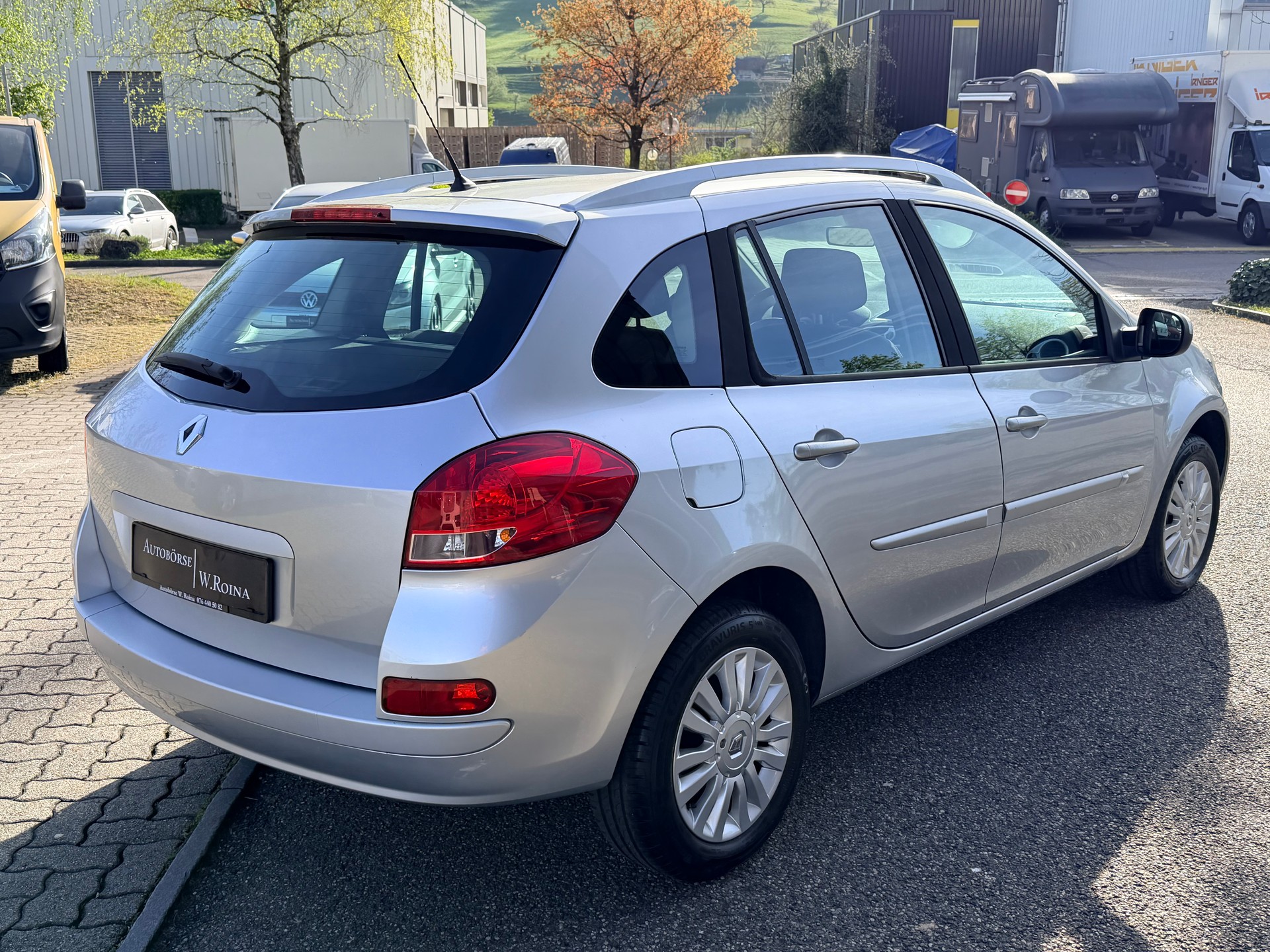RENAULT Clio Grandtour 1.6 16V Dynamique Automatic-showroom-element-2