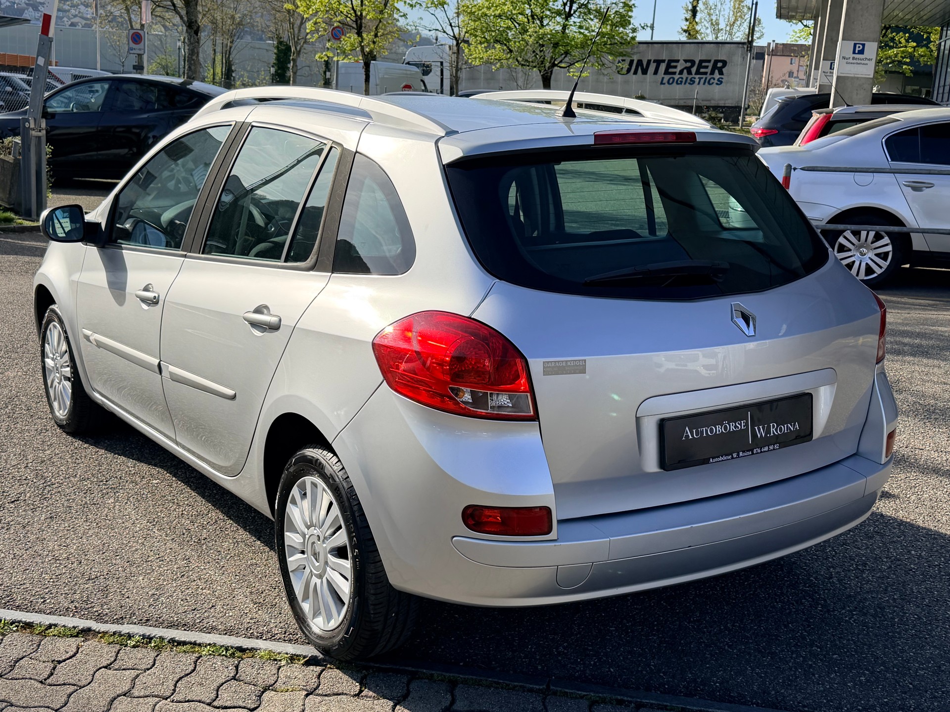 RENAULT Clio Grandtour 1.6 16V Dynamique Automatic-image-4