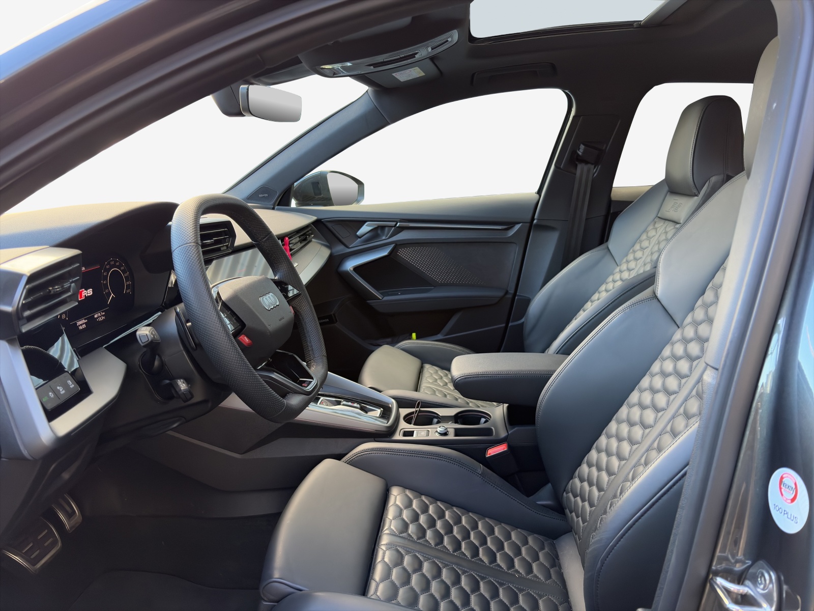 AUDI RS3 Sportback 2.5 TSI quattro S-tronic-image-7
