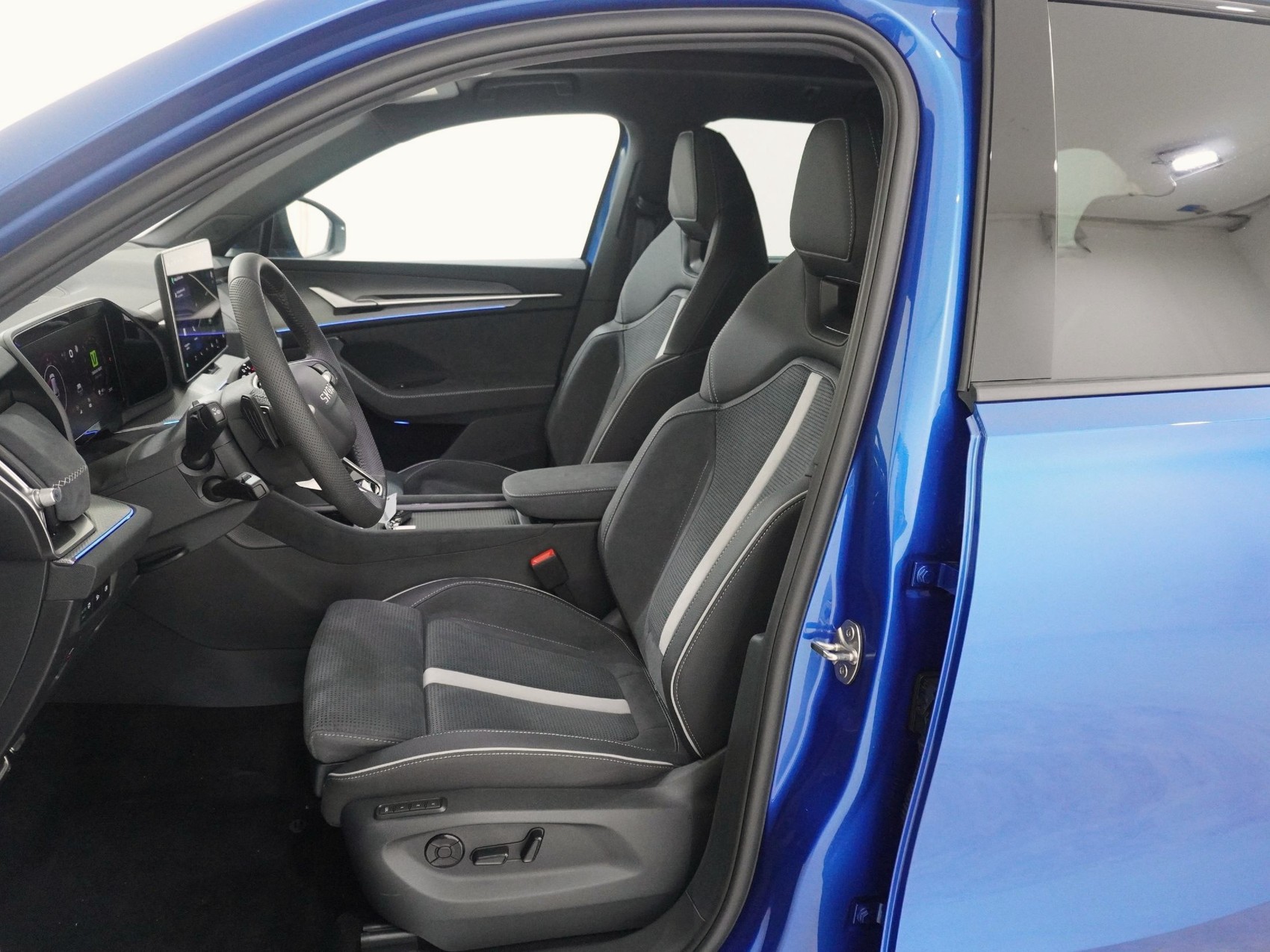 SKODA Kodiaq 2.0 TSI SportLine-image-12