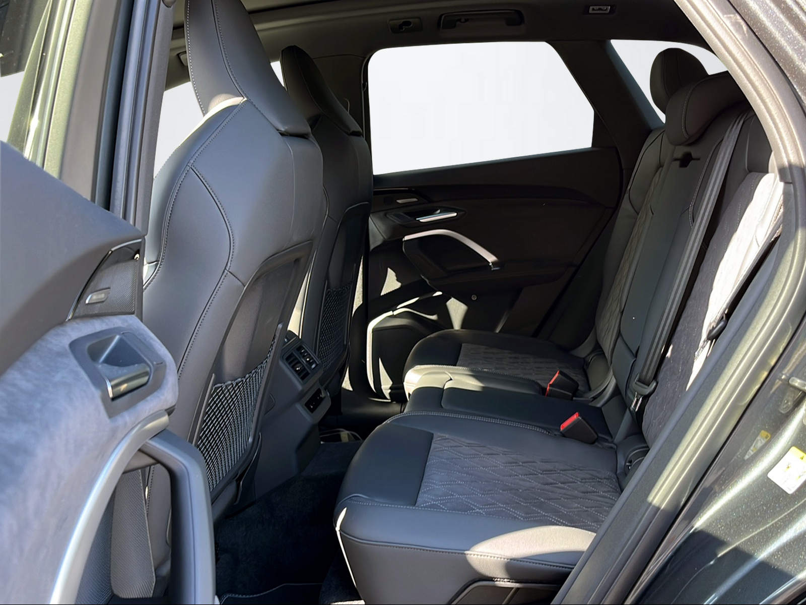 AUDI Q5 SUV TFSI quat. 150 kW S t. 2000ccm 204PS/150kW 4 Zylinder TFSI Benzin / mHEV-image-8