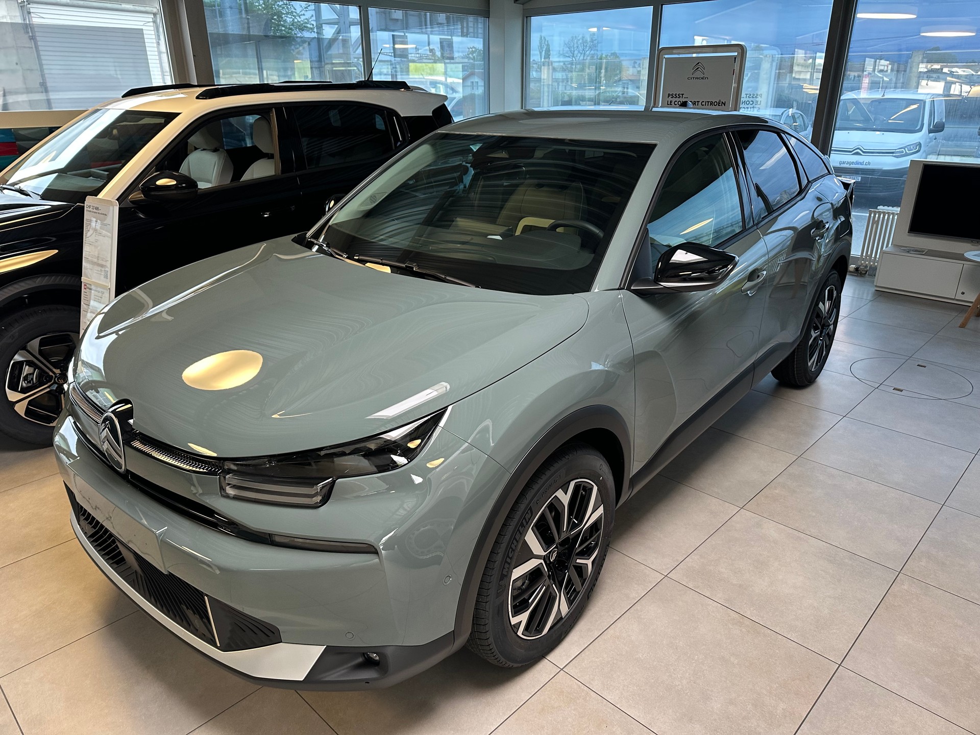 CITROEN C4 Hybrid 136 e-DCS6 Max-image-1