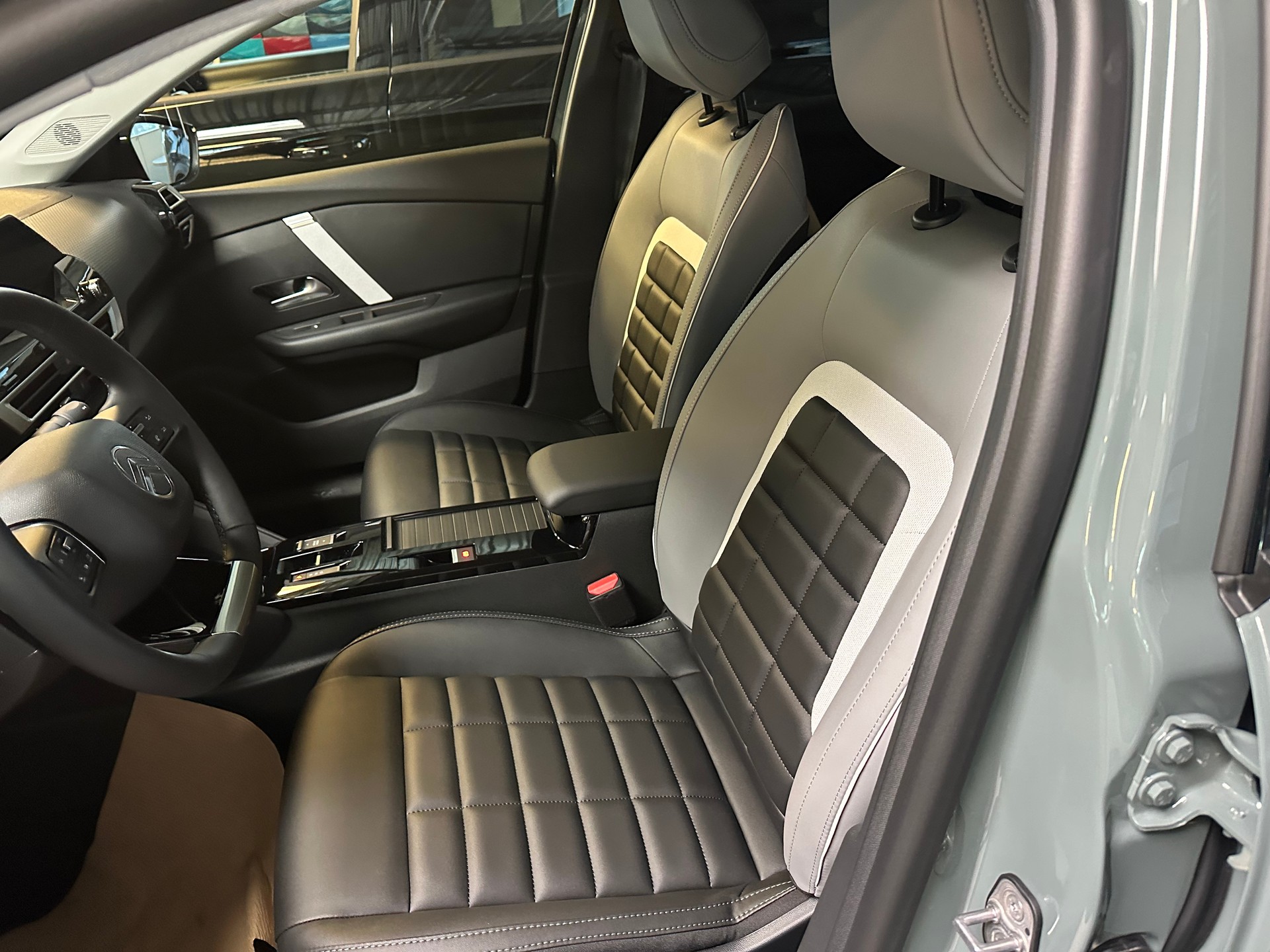 CITROEN C4 Hybrid 136 e-DCS6 Max-image-8