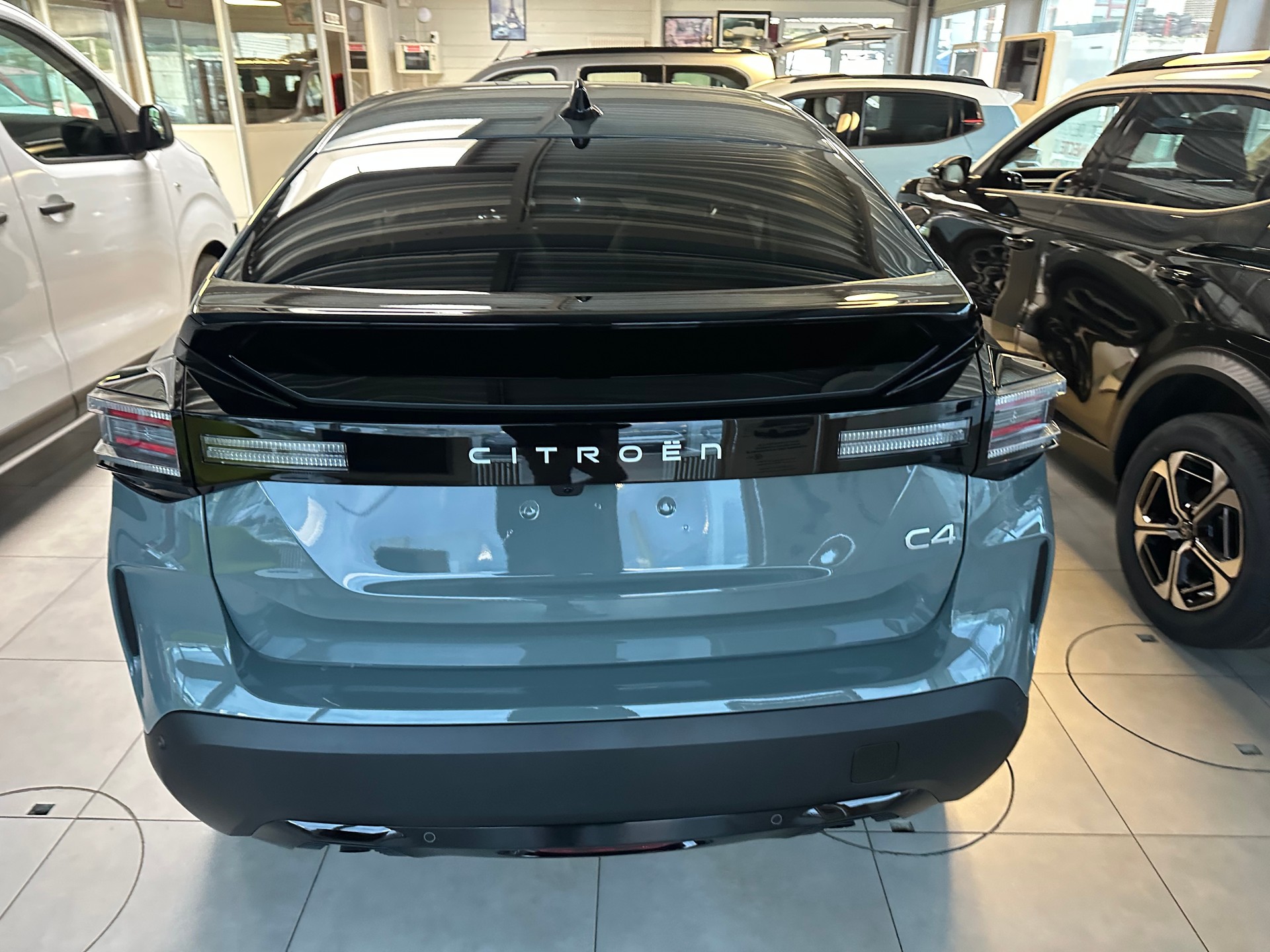 CITROEN C4 Hybrid 136 e-DCS6 Max-image-4