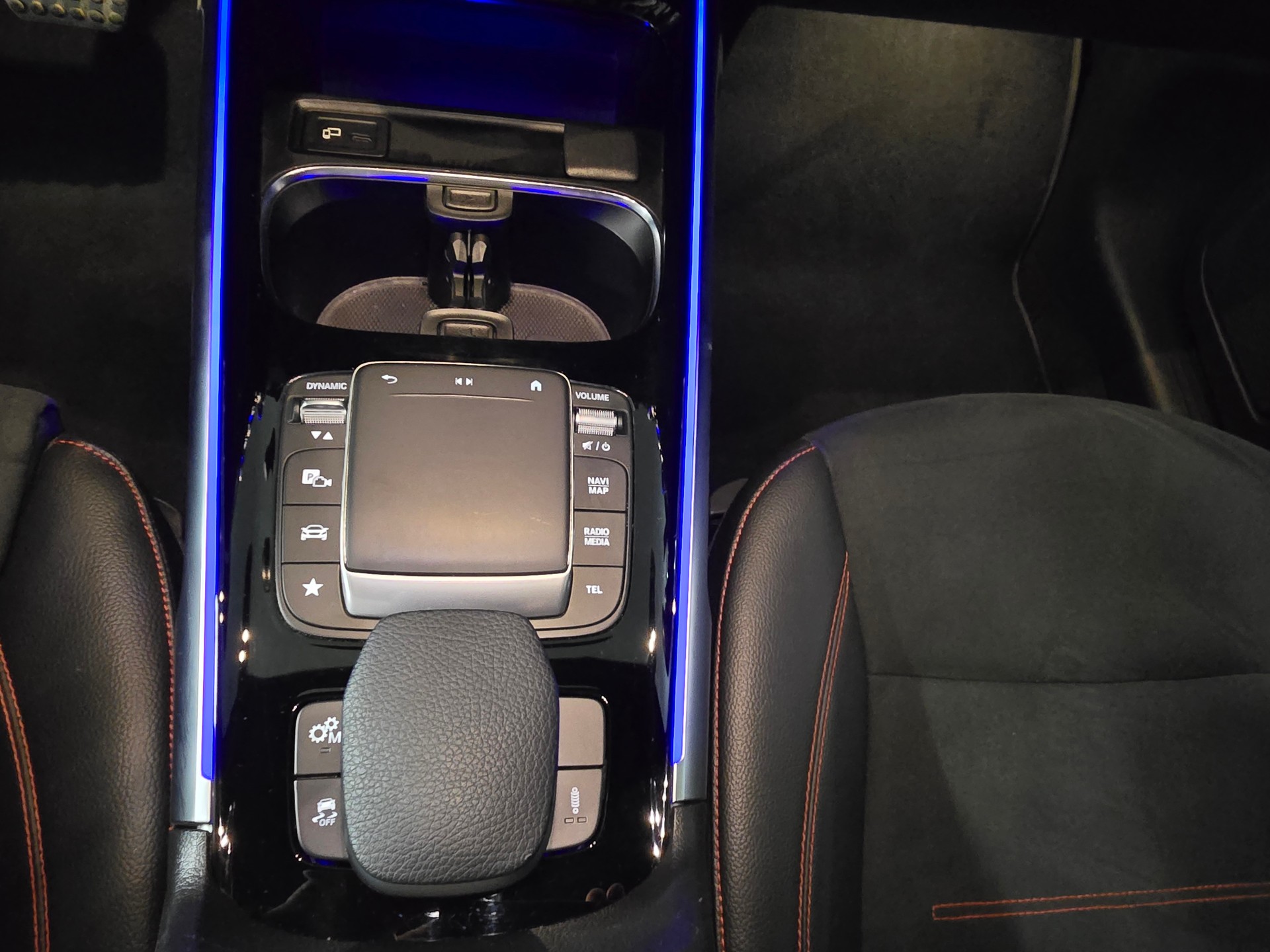 MERCEDES-BENZ GLB 35 AMG 4 Matic-image-16