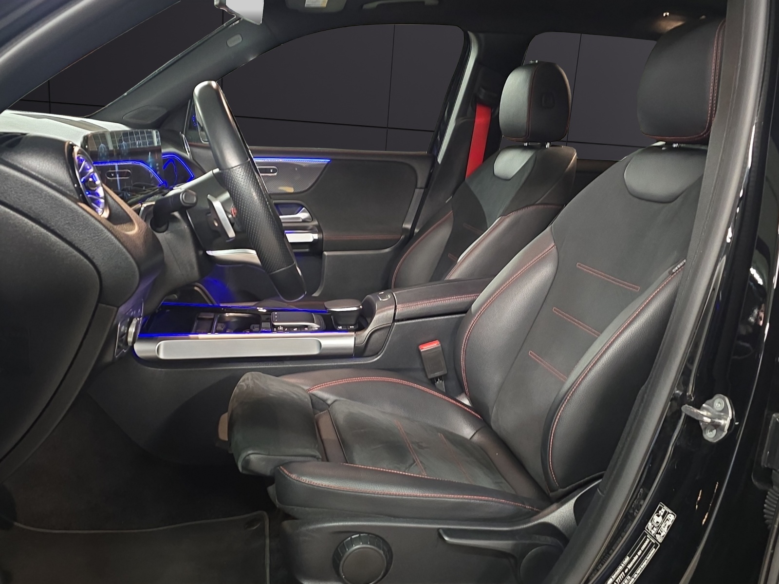 MERCEDES-BENZ GLB 35 AMG 4 Matic-image-8