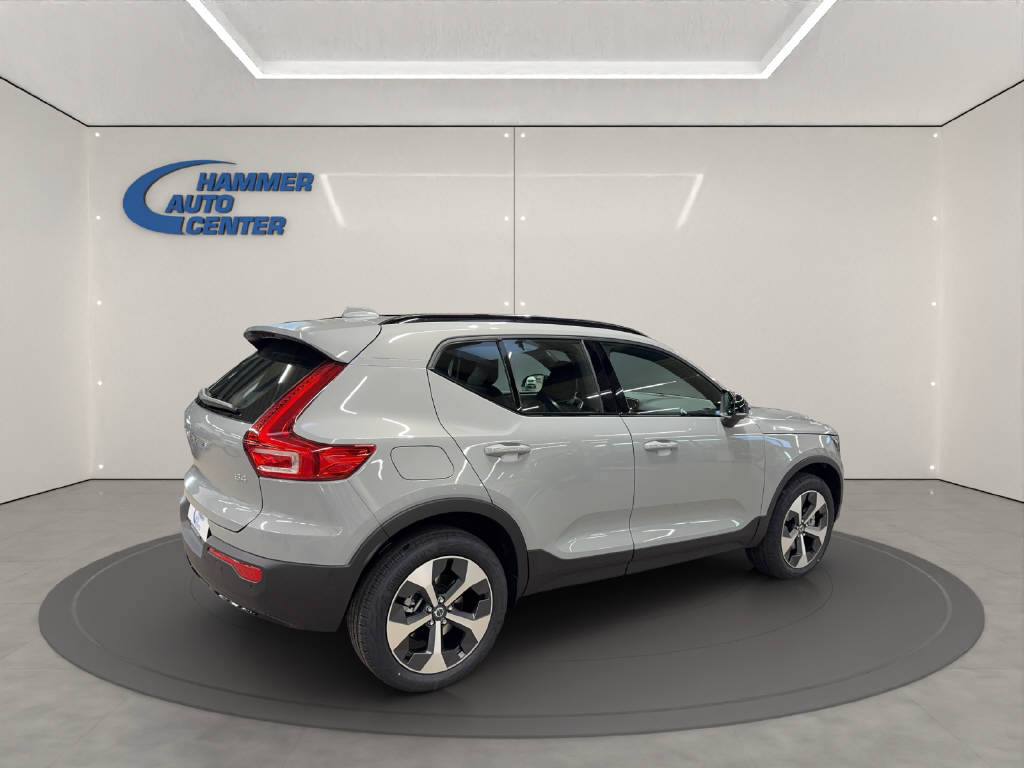 VOLVO XC40 2.0 B4 MH Ultra Dark-image-2
