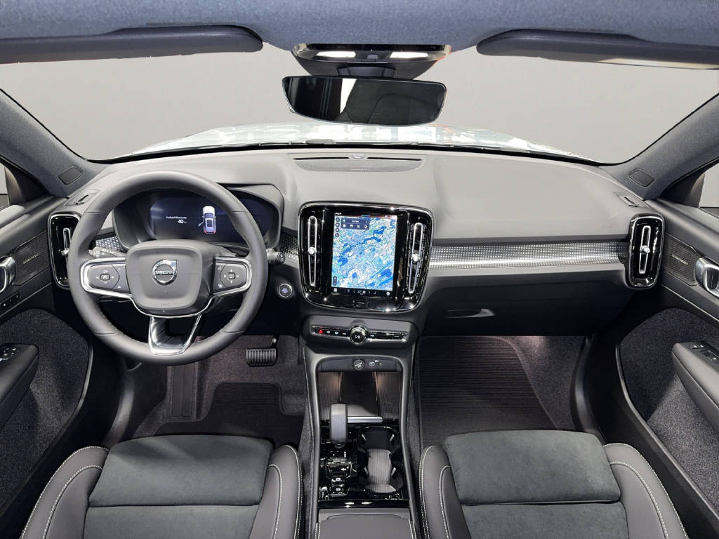 VOLVO XC40 2.0 B4 MH Ultra Dark-image-13