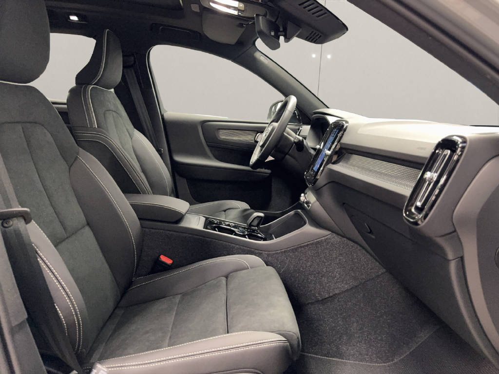 VOLVO XC40 2.0 B4 MH Ultra Dark-image-15