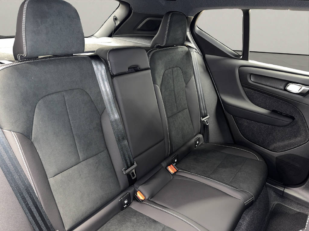 VOLVO XC40 2.0 B4 MH Ultra Dark-image-8