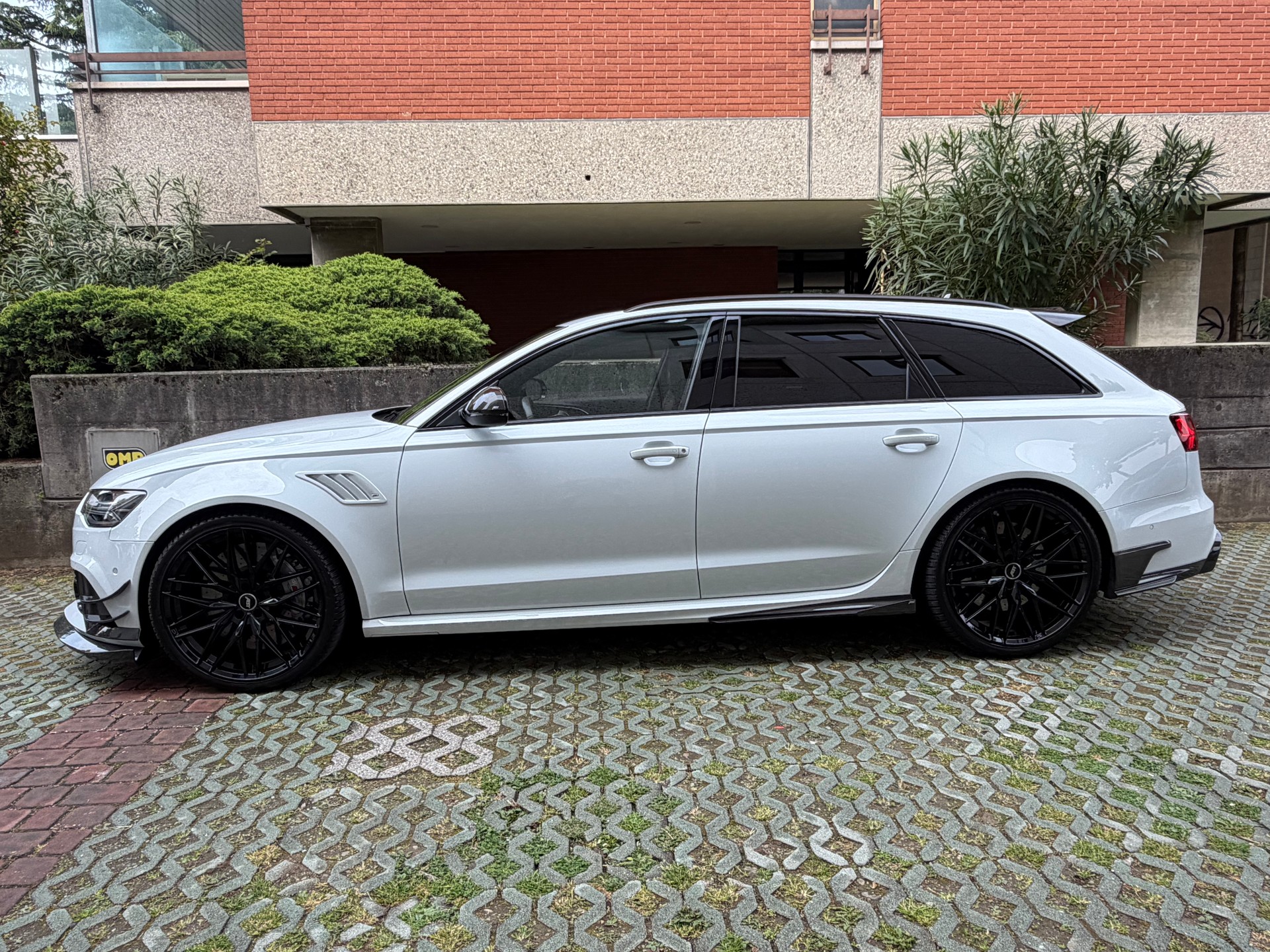 AUDI RS6 Avant 4.0 TFSI V8 ABT quattro 1-25-image-2