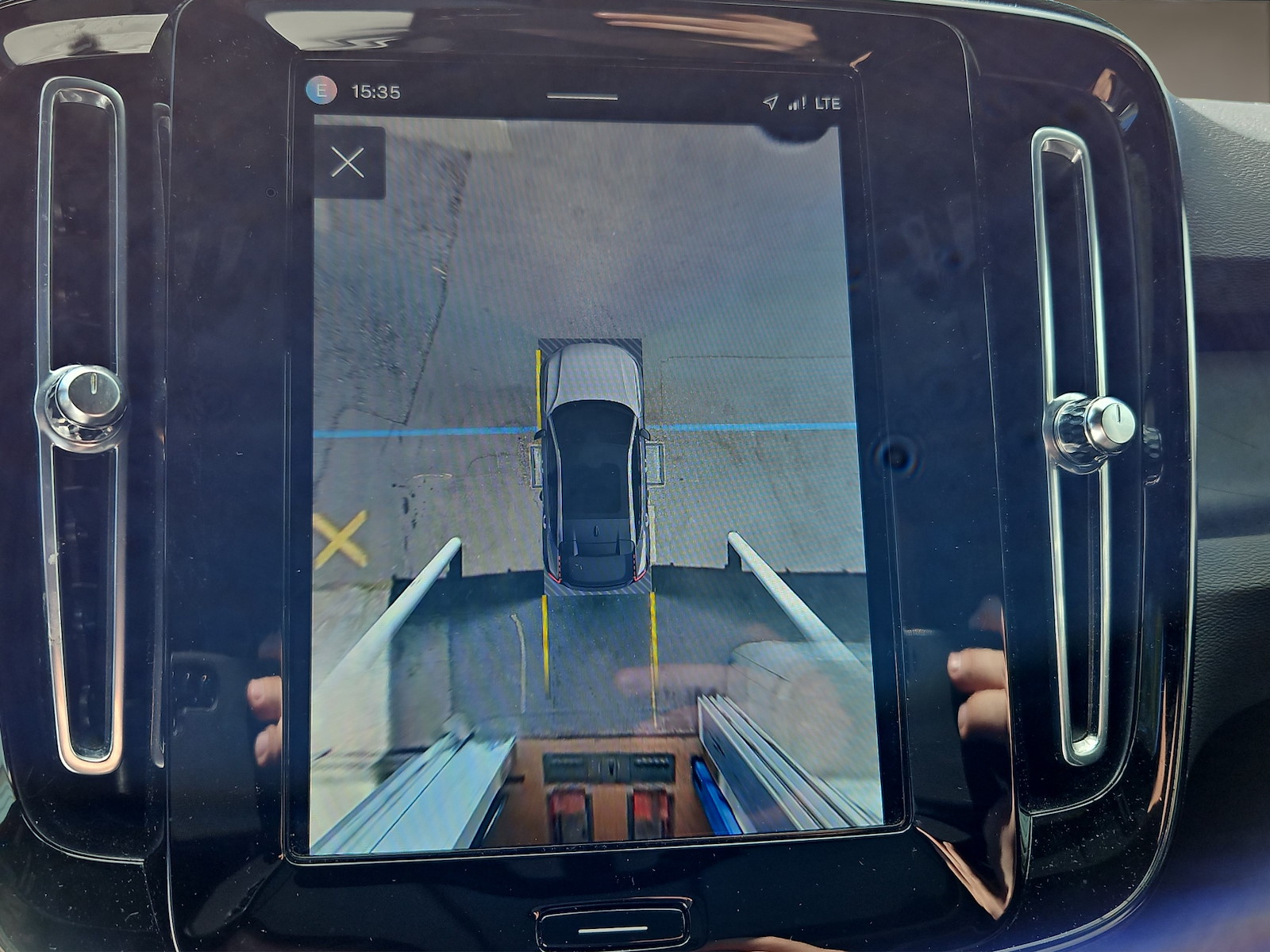 VOLVO C40 Recharge Twin-image-15