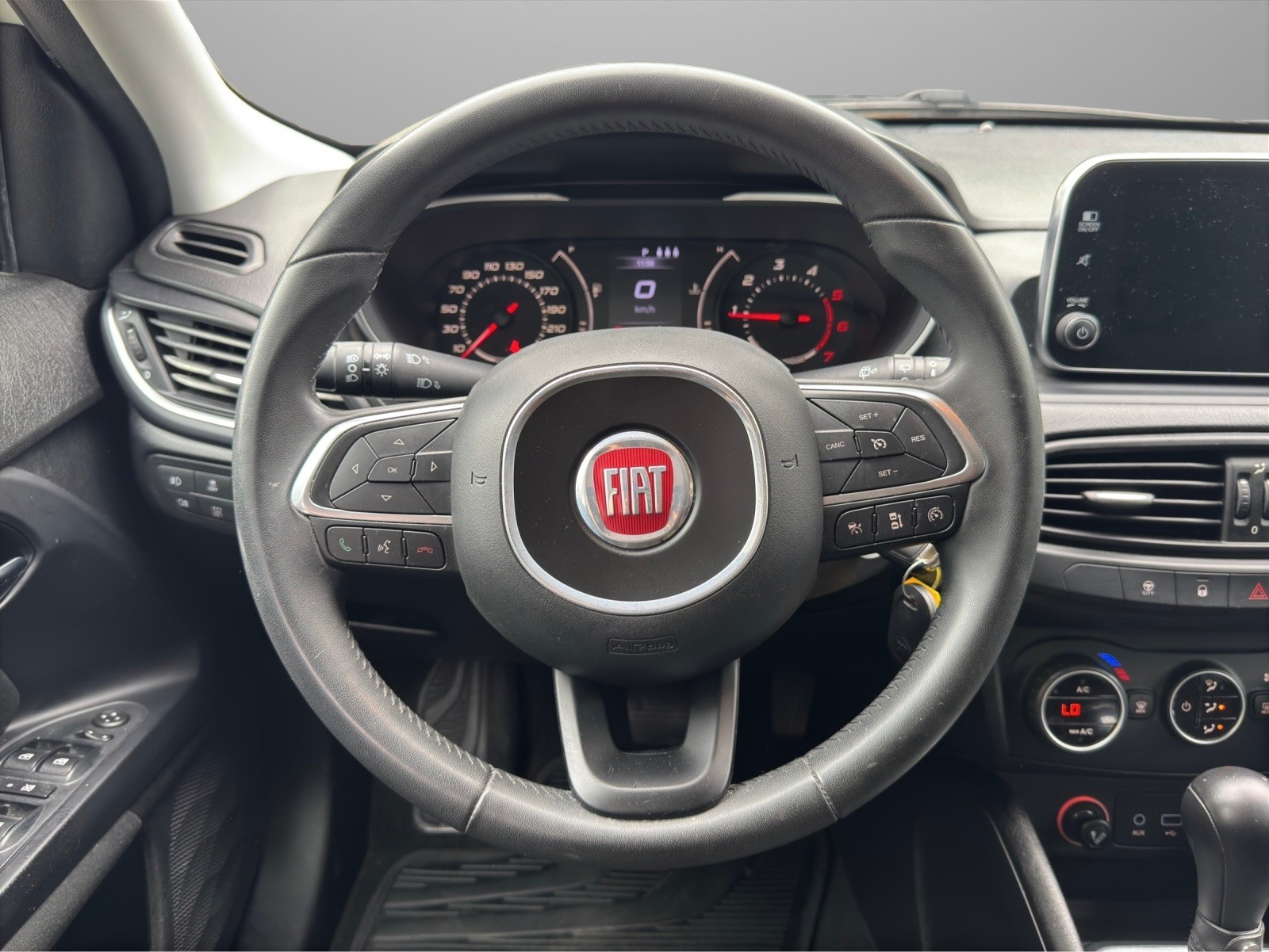 FIAT Tipo 1.6MJ Station Wagon Lounge DCT-image-9