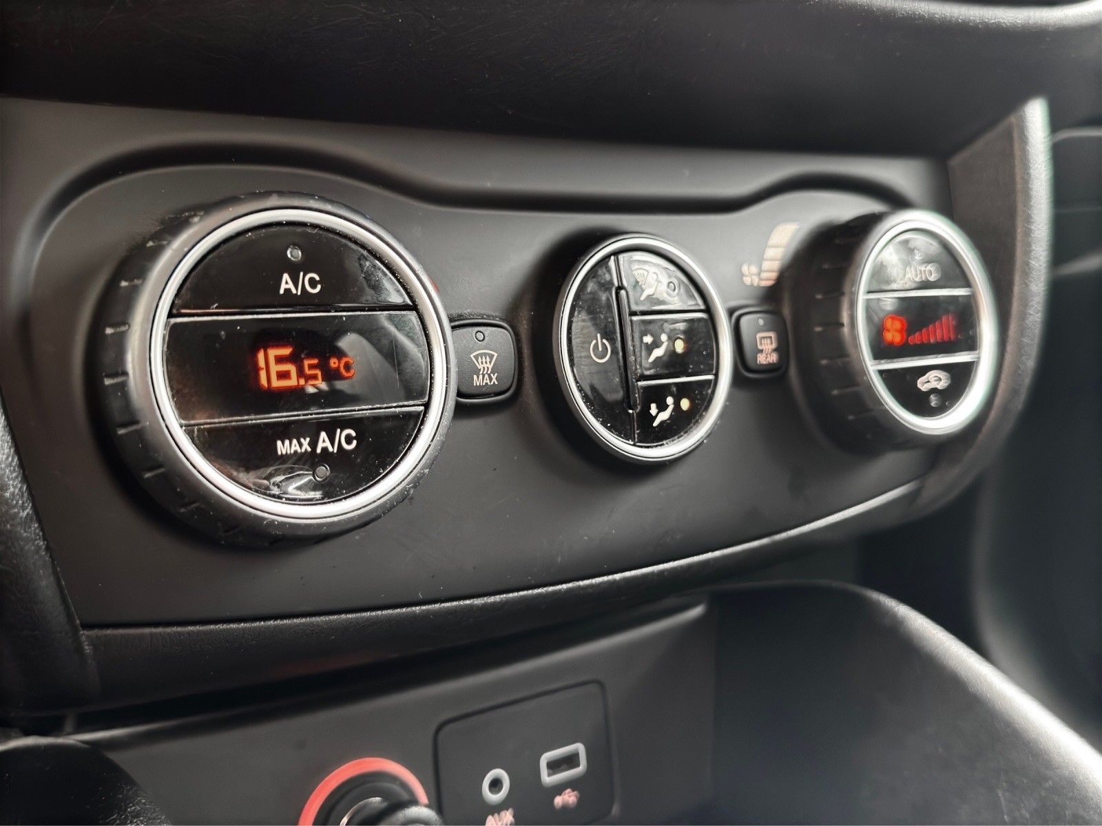 FIAT Tipo 1.6MJ Station Wagon Lounge DCT-image-15