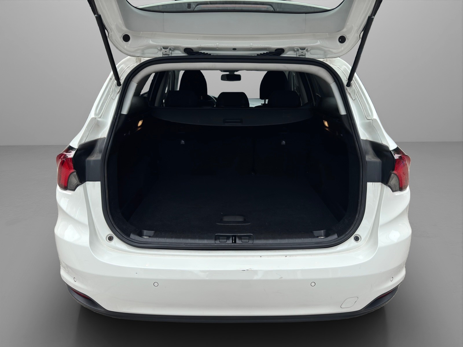 FIAT Tipo 1.6MJ Station Wagon Lounge DCT-image-11