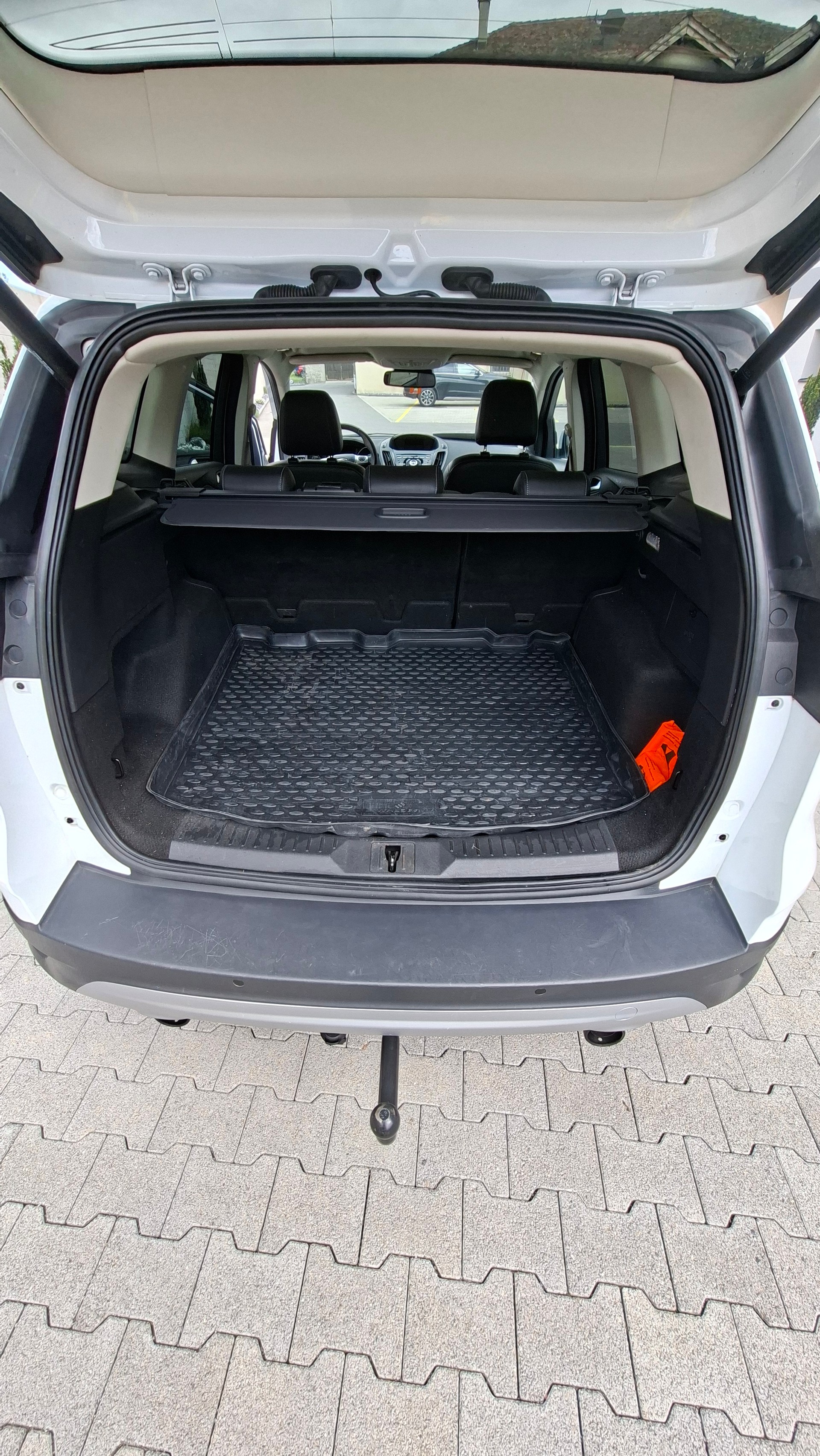 FORD 1.6 EcoB Titanium-image-8