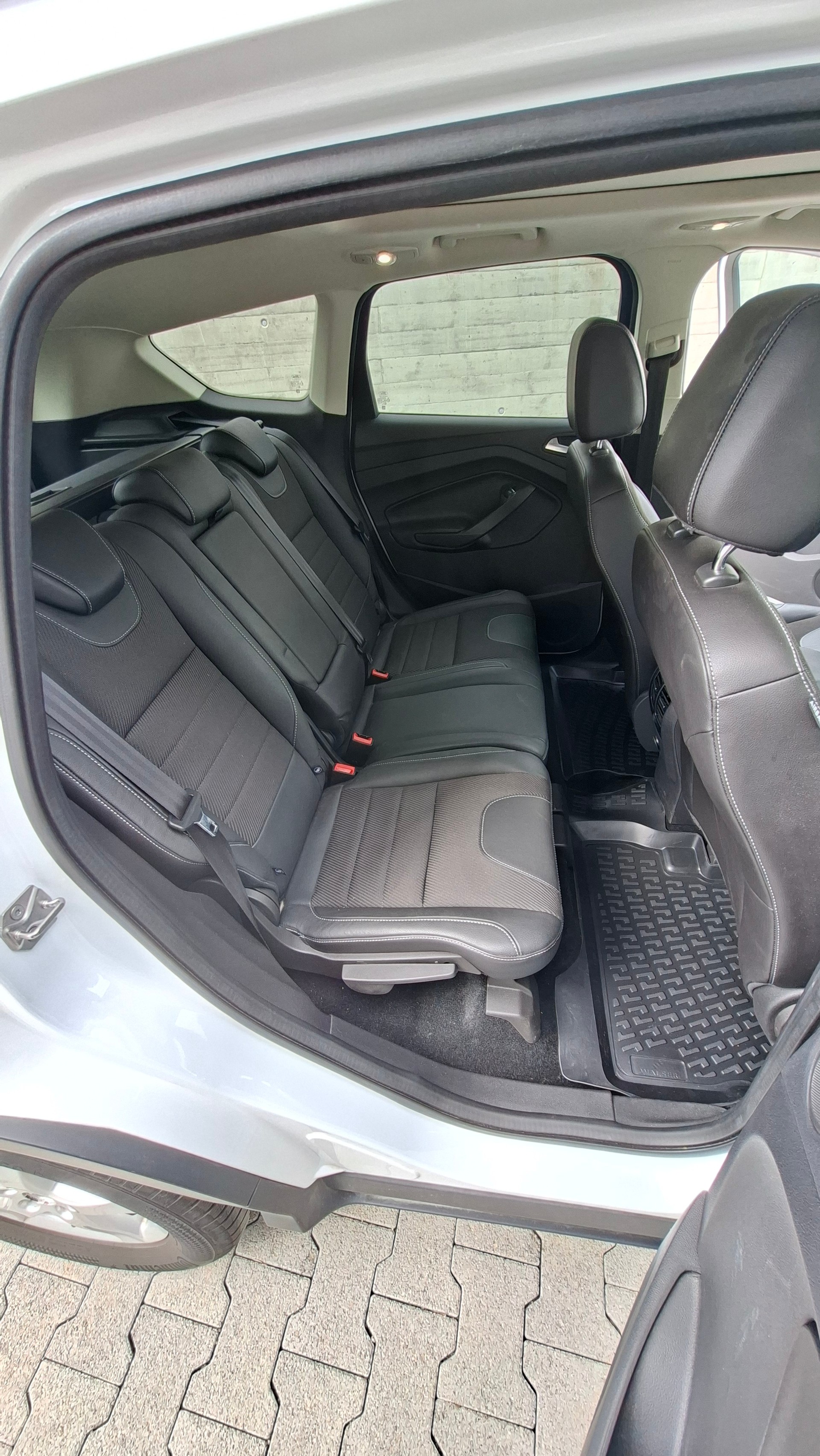 FORD 1.6 EcoB Titanium-image-9