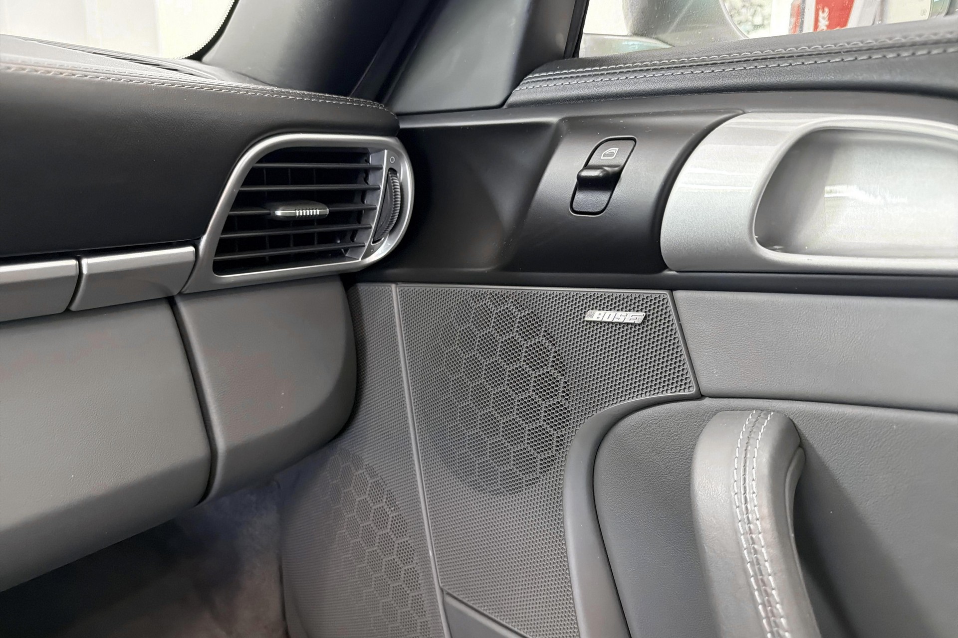 PORSCHE 911 Turbo PDK-image-27