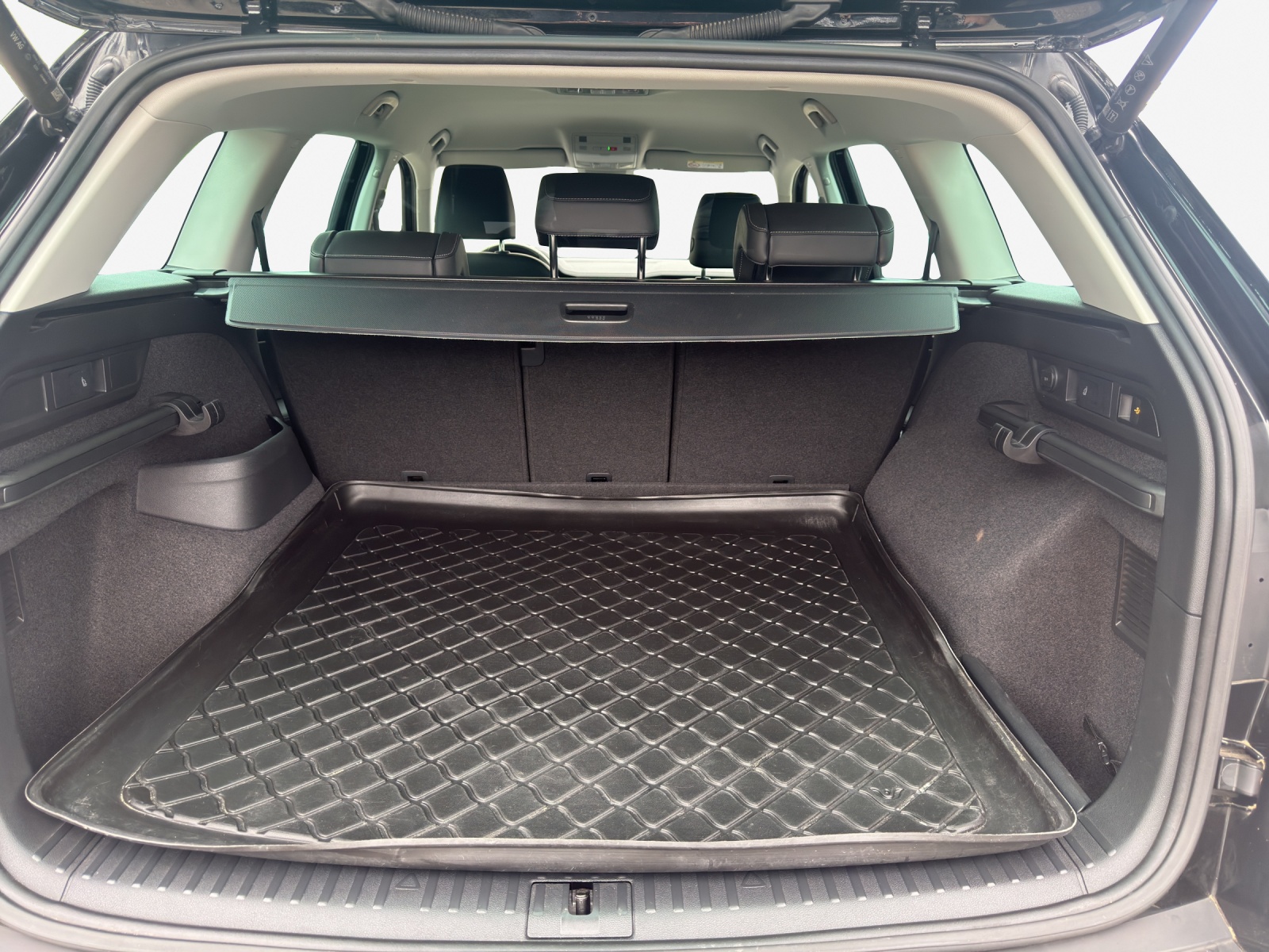 SKODA Kodiaq 2.0 TSI 4x4 Style-image-12