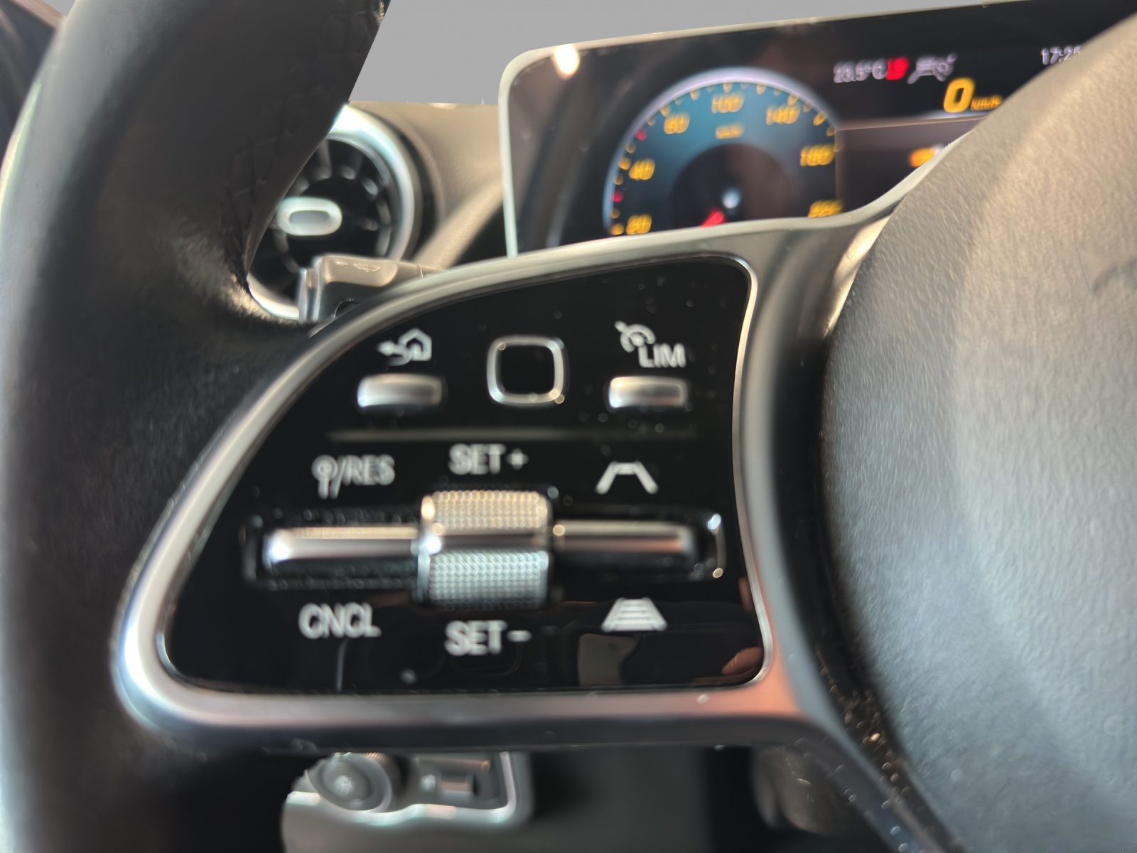 MERCEDES-BENZ B 220 4Matic Progressive 7G-DCT-image-8
