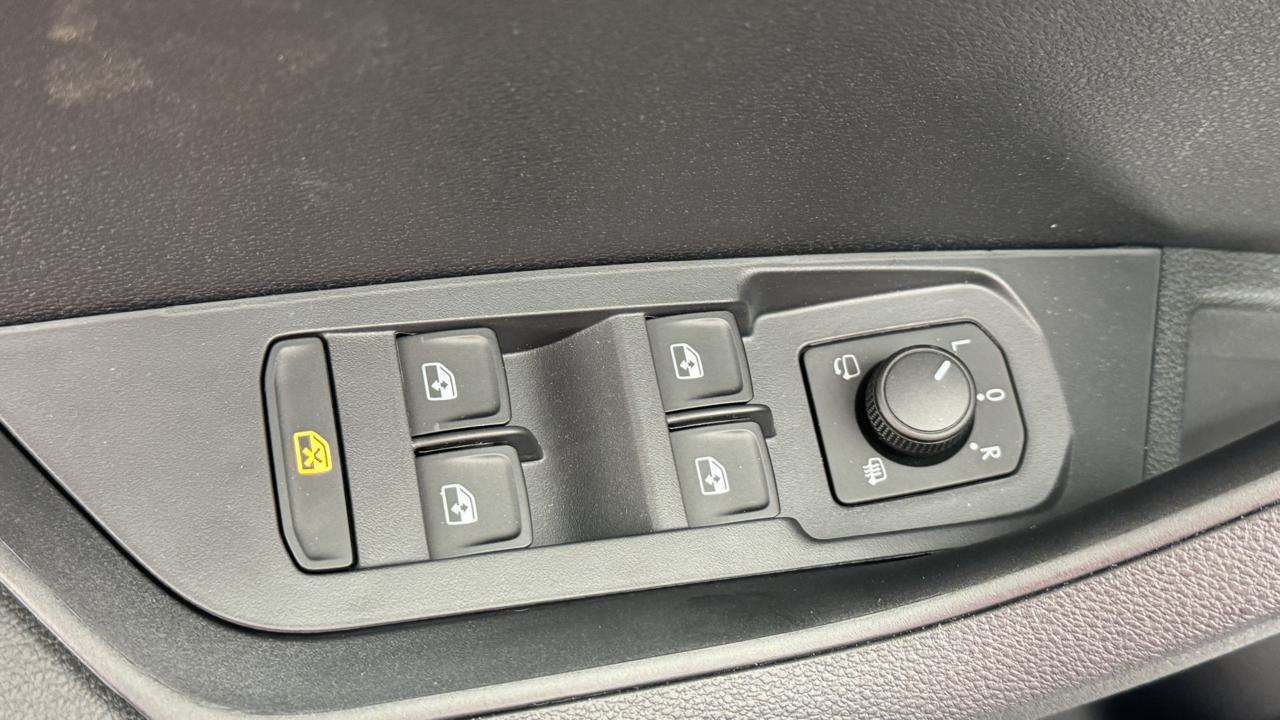 SKODA Karoq 2.0 TSI SportLine 4x4-image-8