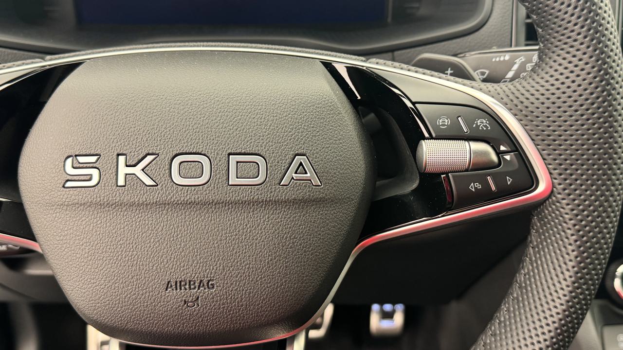 SKODA Karoq 2.0 TSI SportLine 4x4-image-9