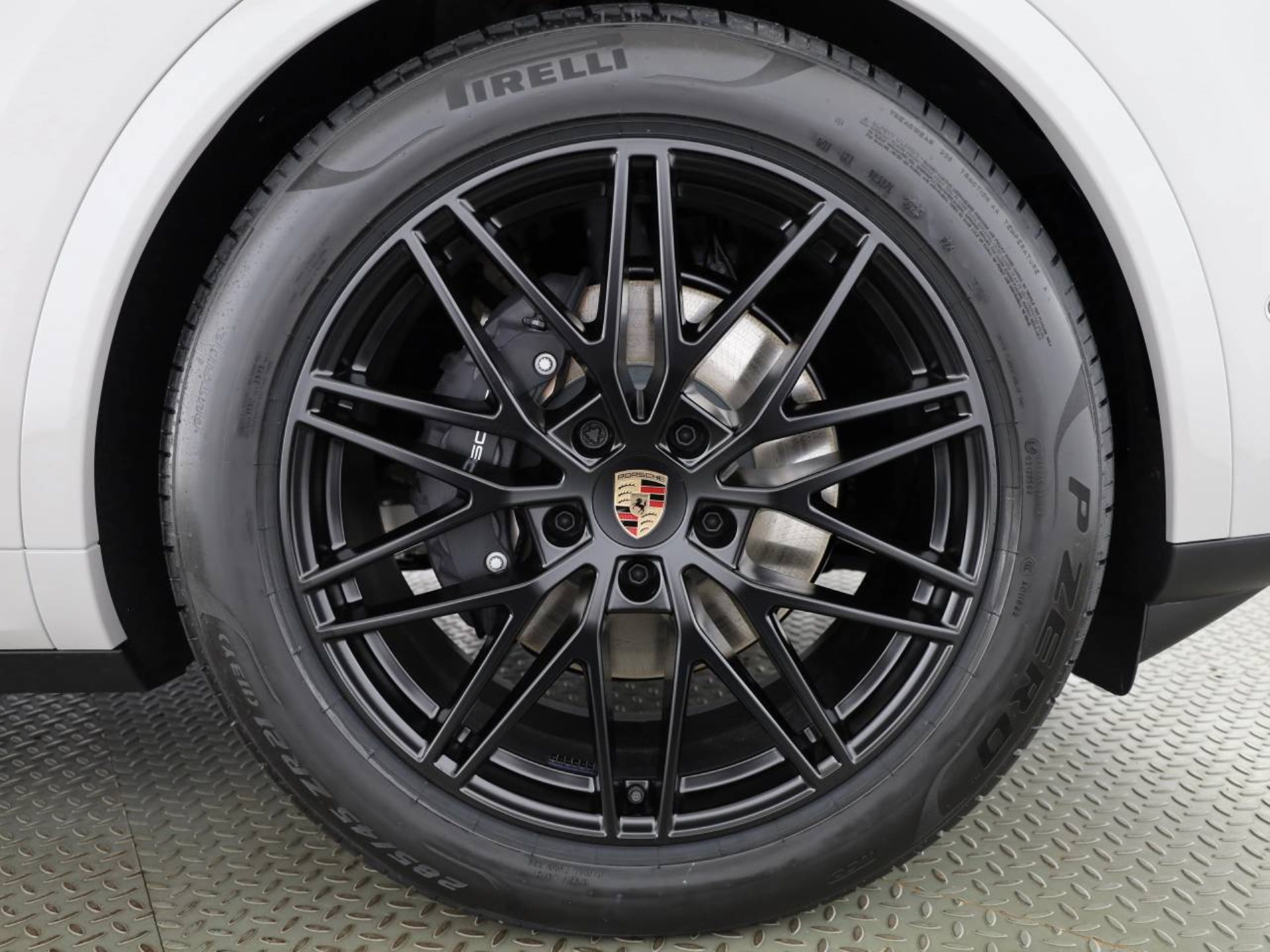 PORSCHE Cayenne Coupé Black Edition-image-5