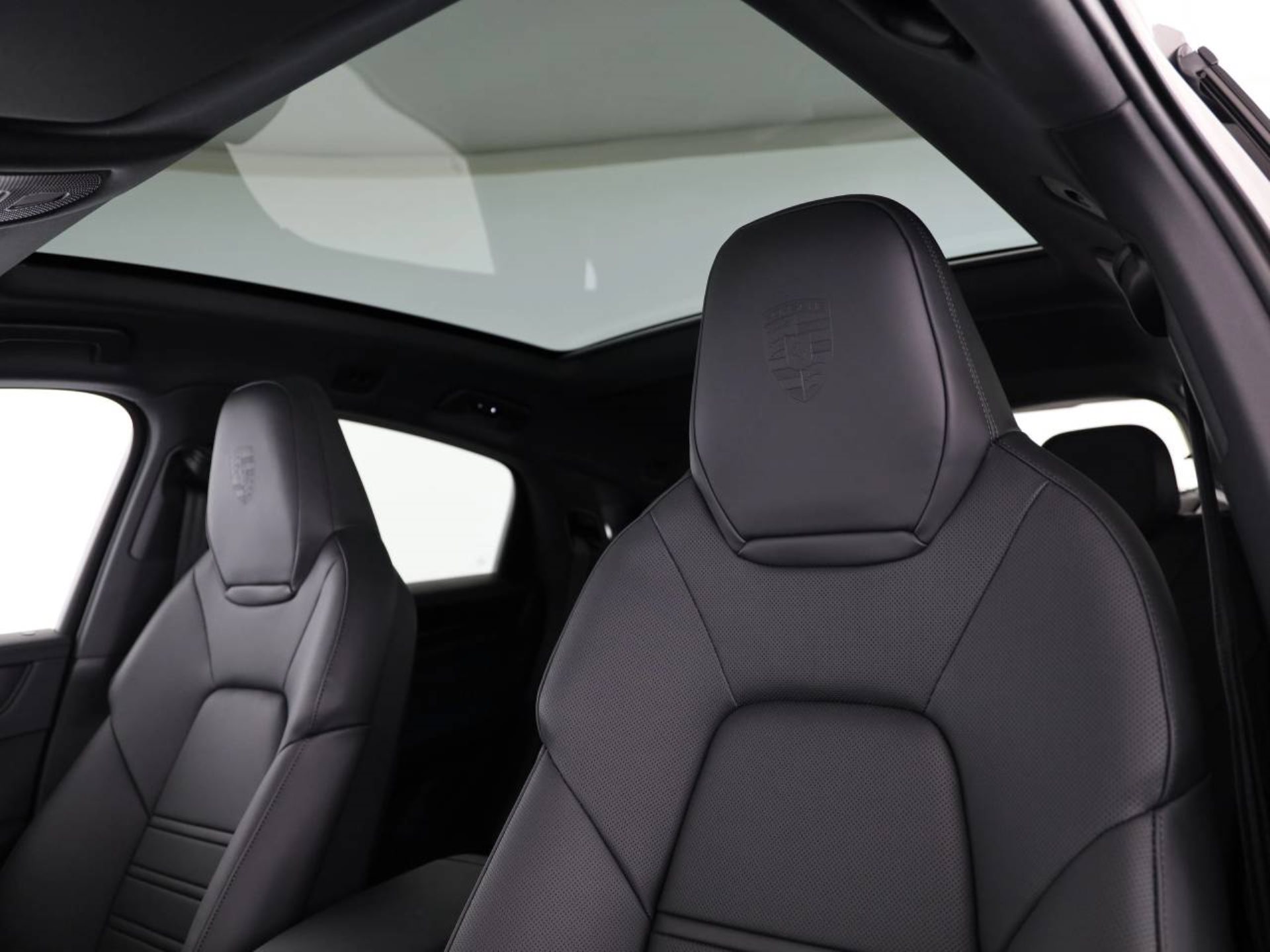 PORSCHE Cayenne Coupé Black Edition-image-4