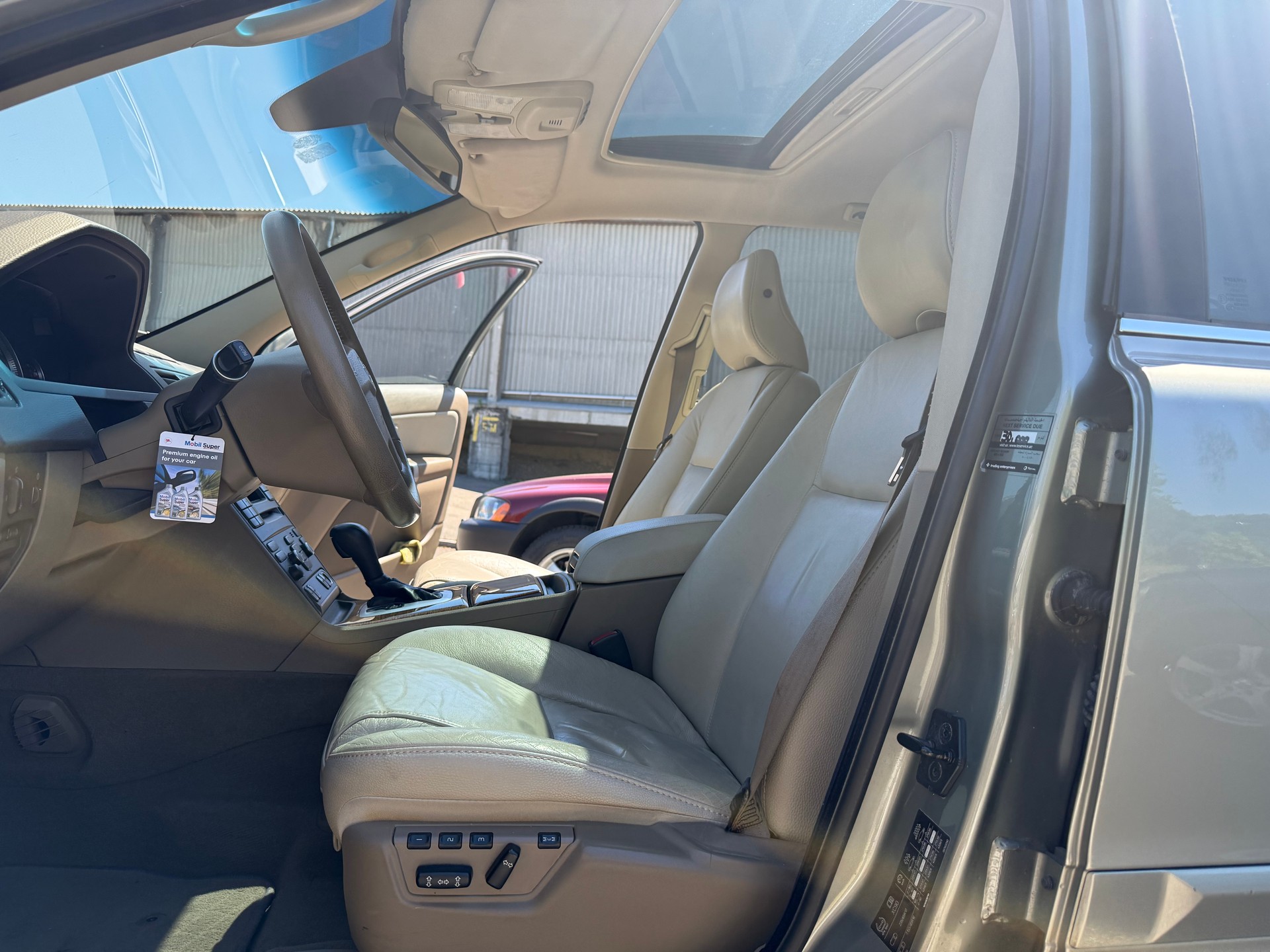 VOLVO XC90 3.2 AWD Momentum-image-6