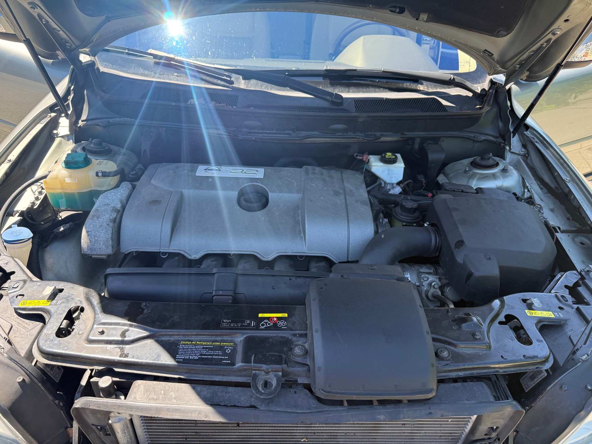 VOLVO XC90 3.2 AWD Momentum-image-10