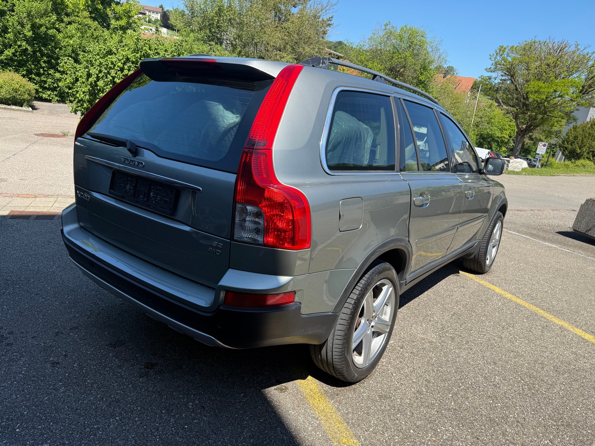 VOLVO XC90 3.2 AWD Momentum-image-3