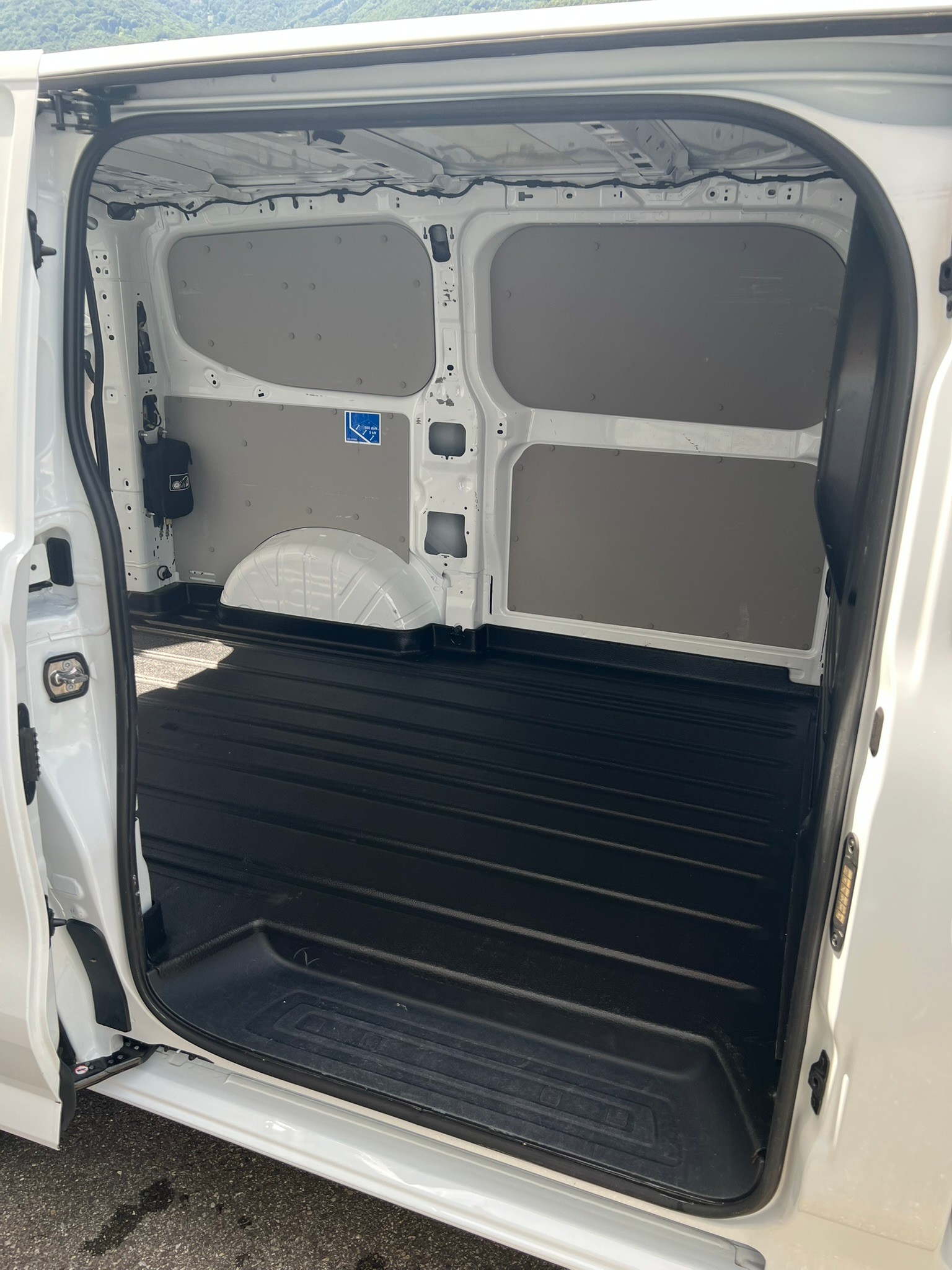 FORD Transit Custom Van 300 L1H1 Trend-image-4