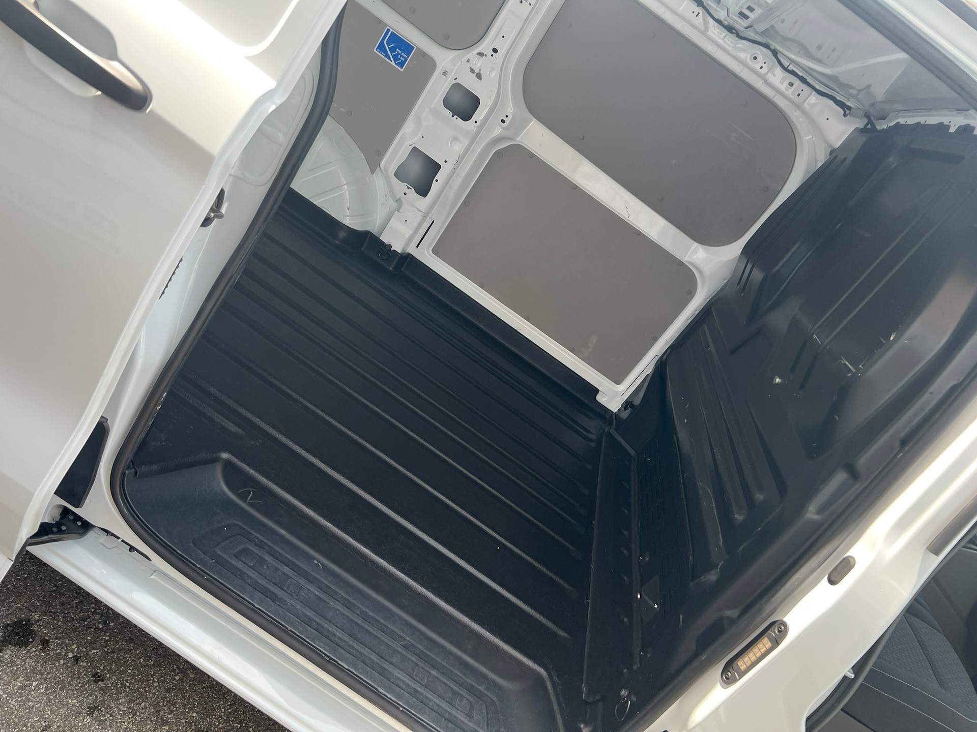 FORD Transit Custom Van 300 L1H1 Trend-image-3