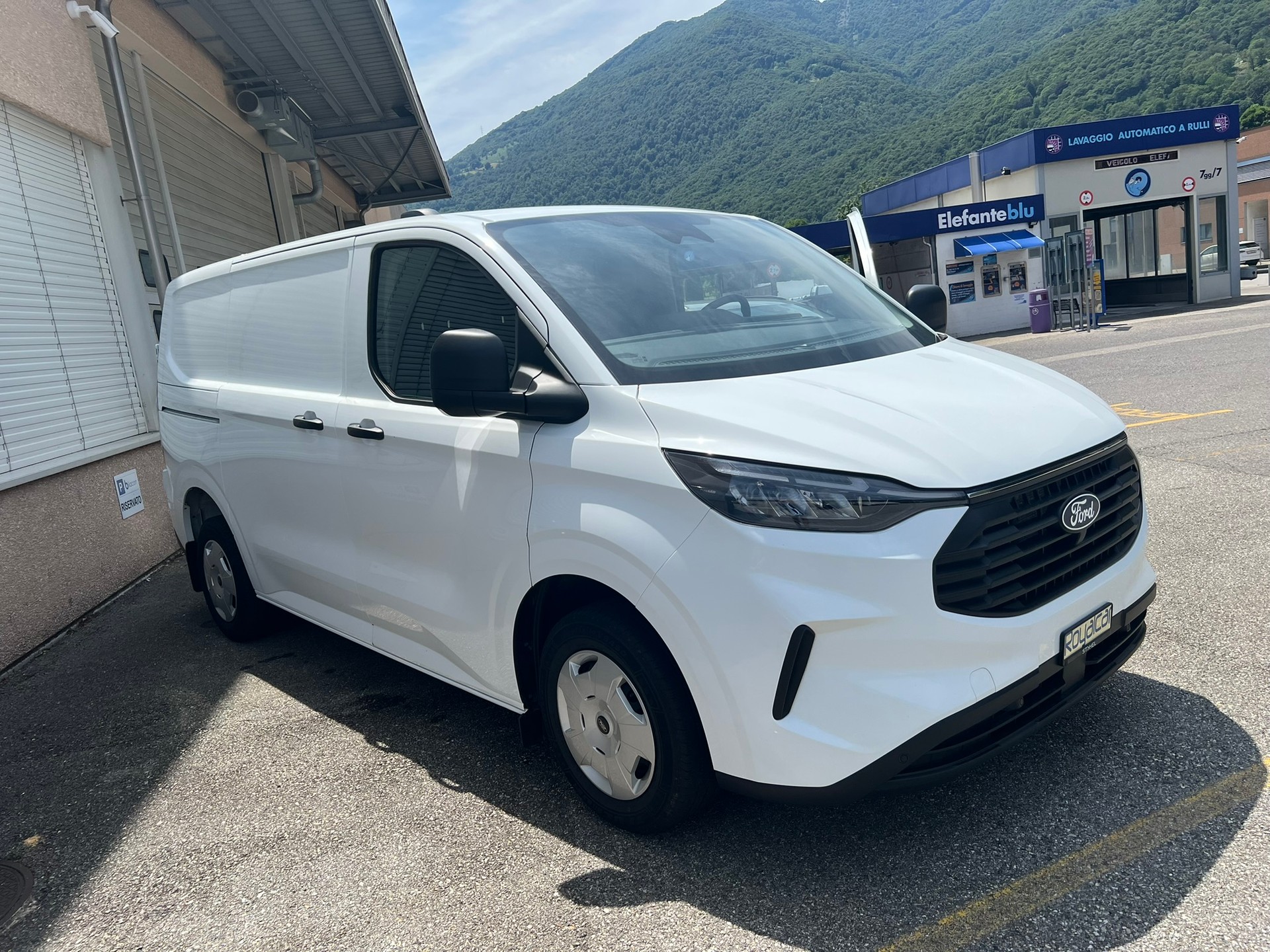 FORD Transit Custom Van 300 L1H1 Trend-image-1