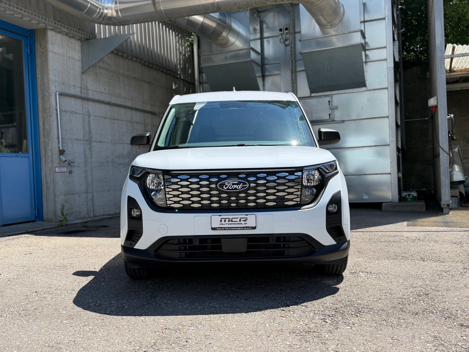 FORD E-Transit ⚡ Courier Van Trend 5 J. Garantie-showroom-element-1