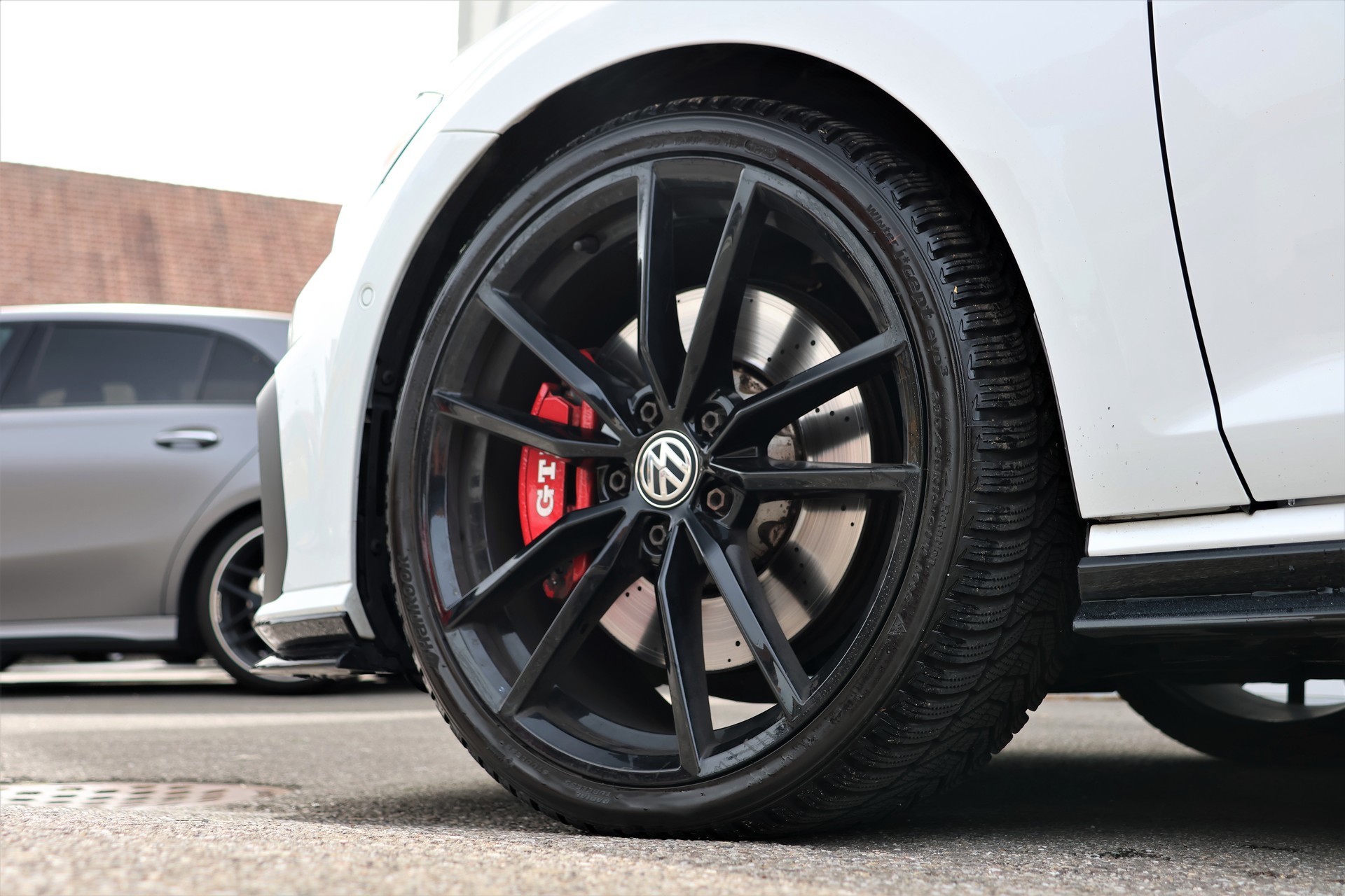 VW Golf 2.0 TSI GTI TCR DSG (CH)-image-7