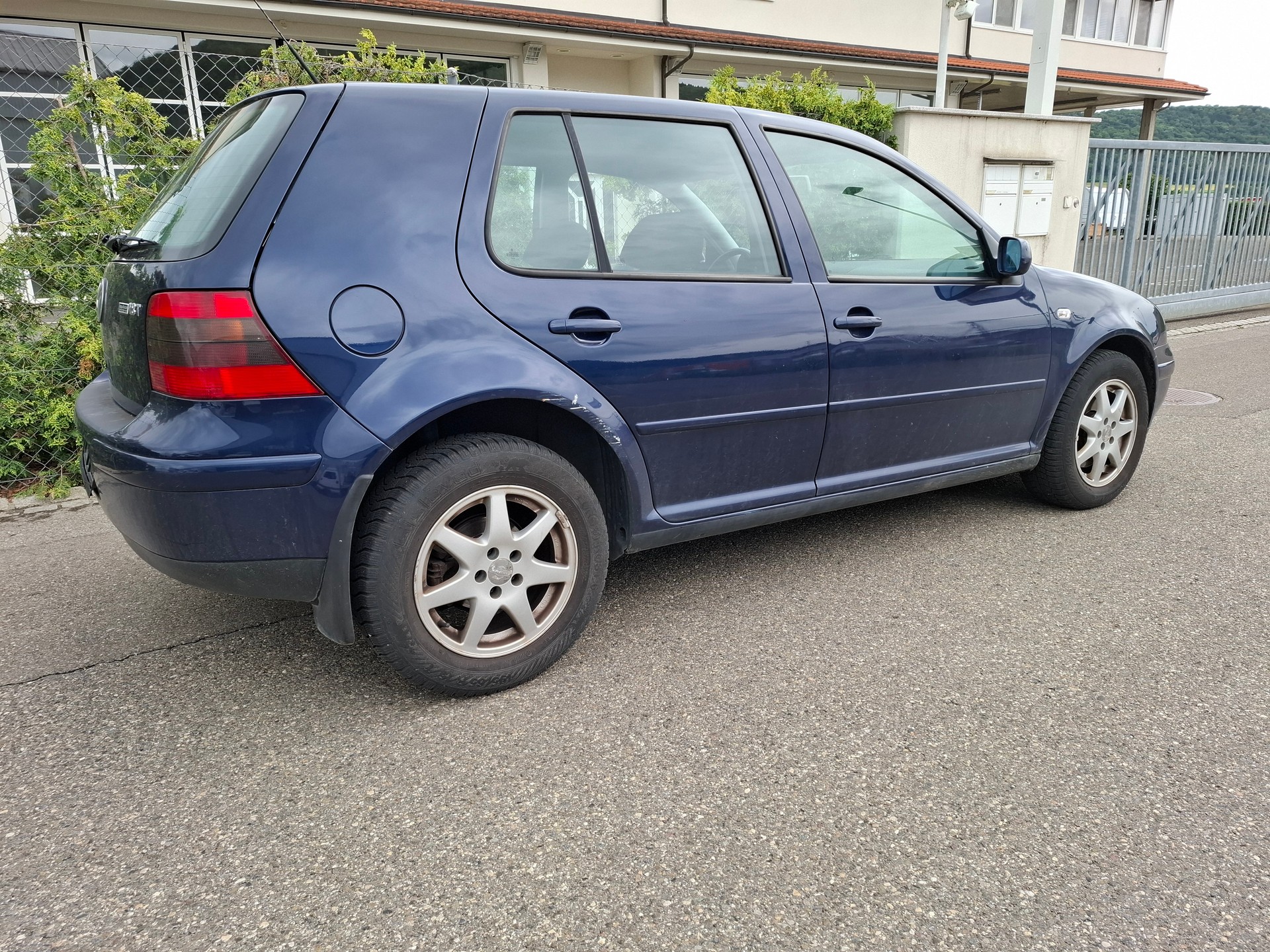 VW GOLF-image-2