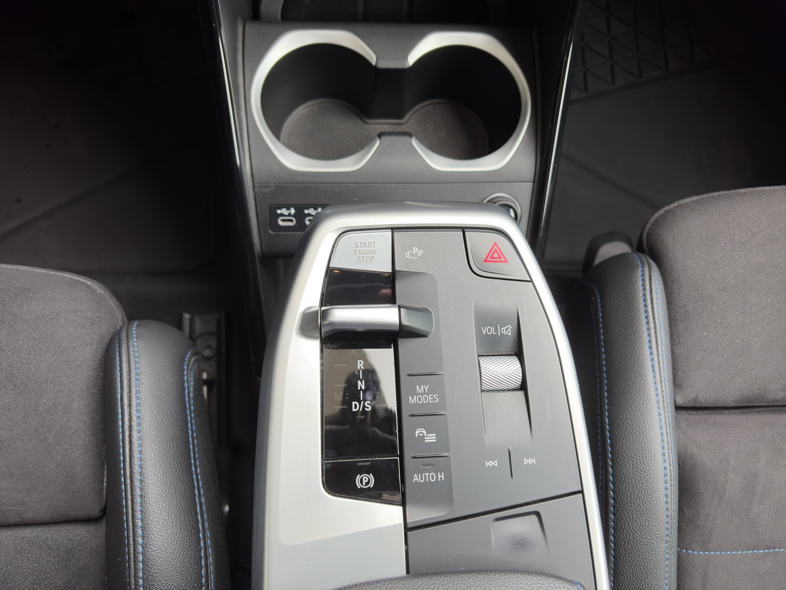 BMW X1 23i xDrive-image-13