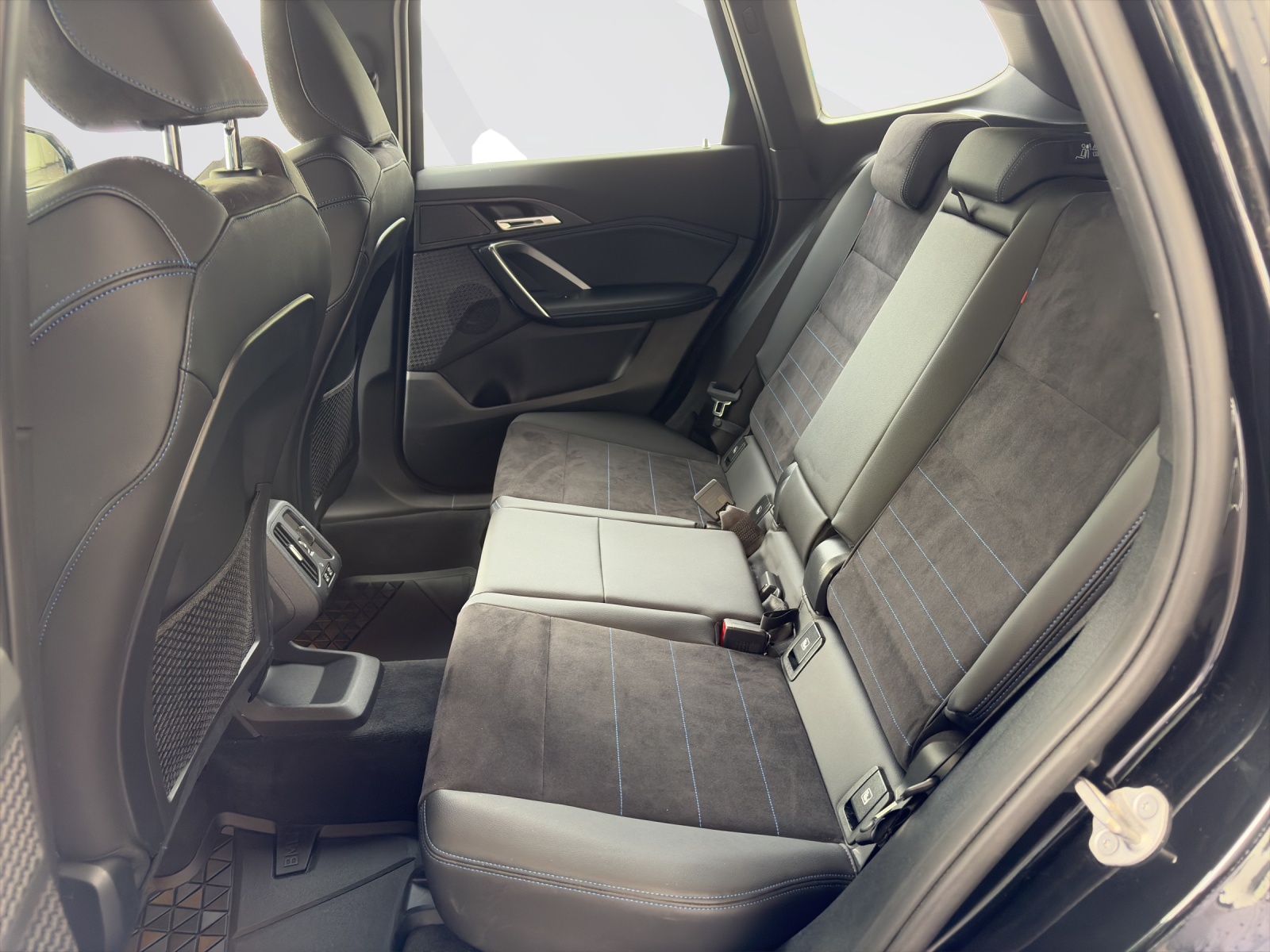 BMW X1 23i xDrive-image-17