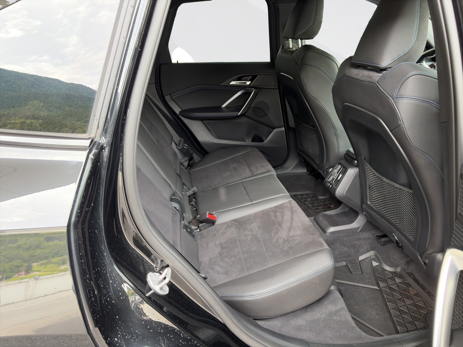 BMW X1 23i xDrive-image-19