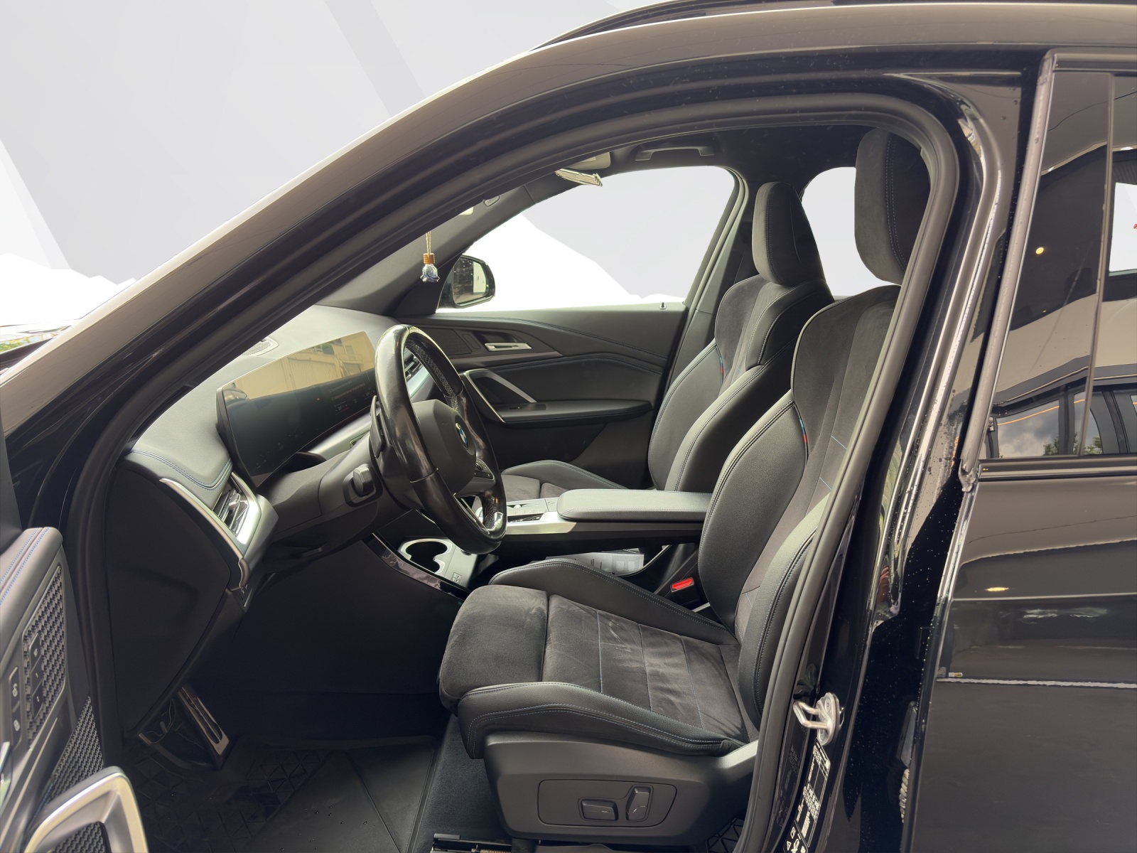 BMW X1 23i xDrive-image-14