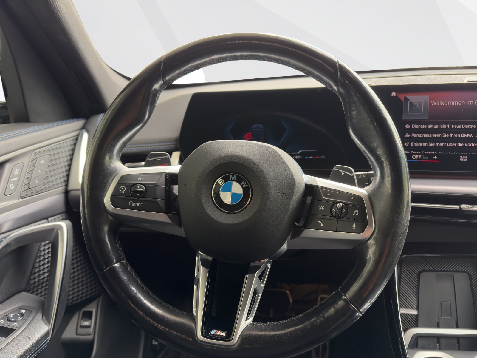 BMW X1 23i xDrive-image-10