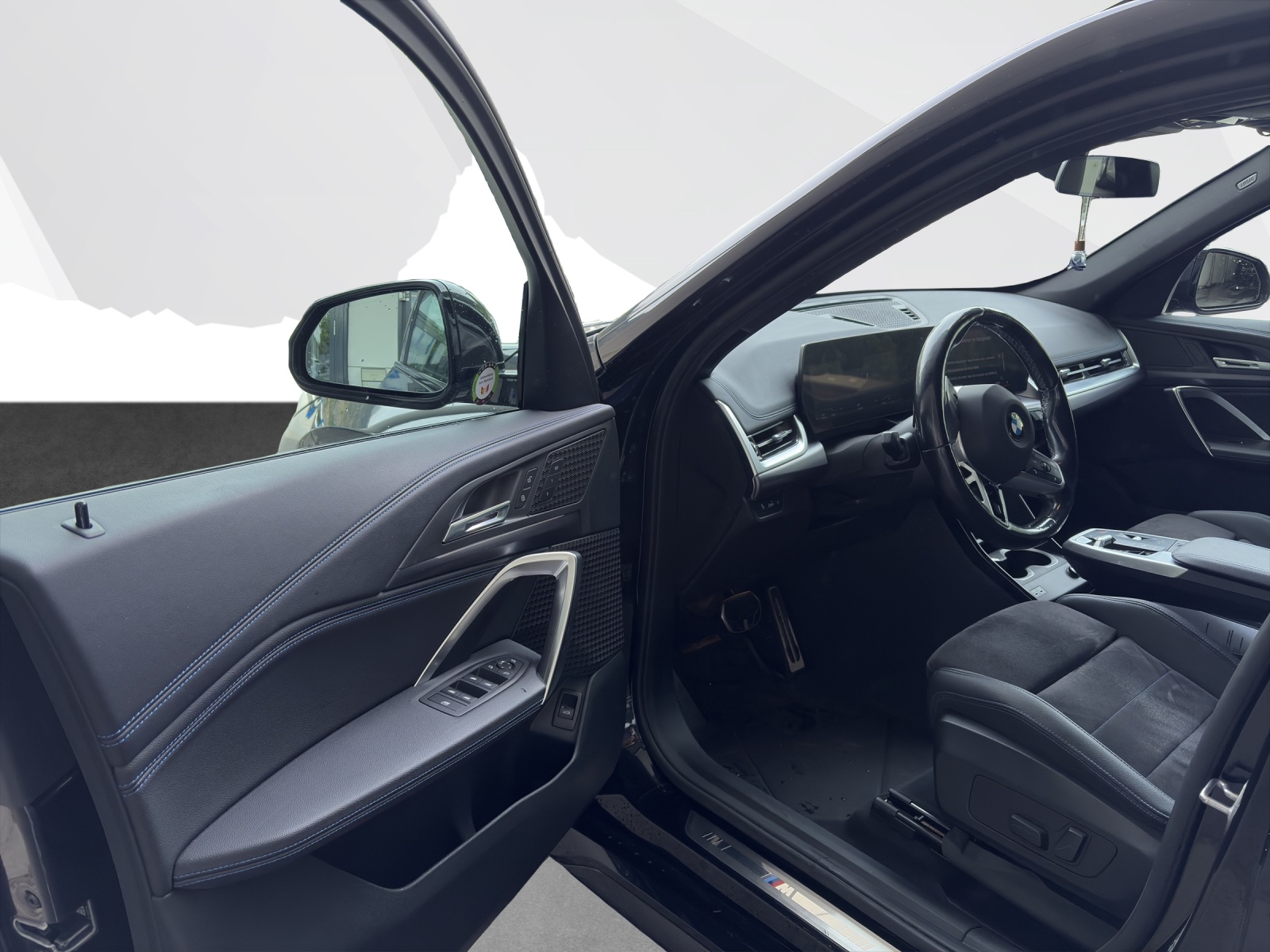 BMW X1 23i xDrive-image-8