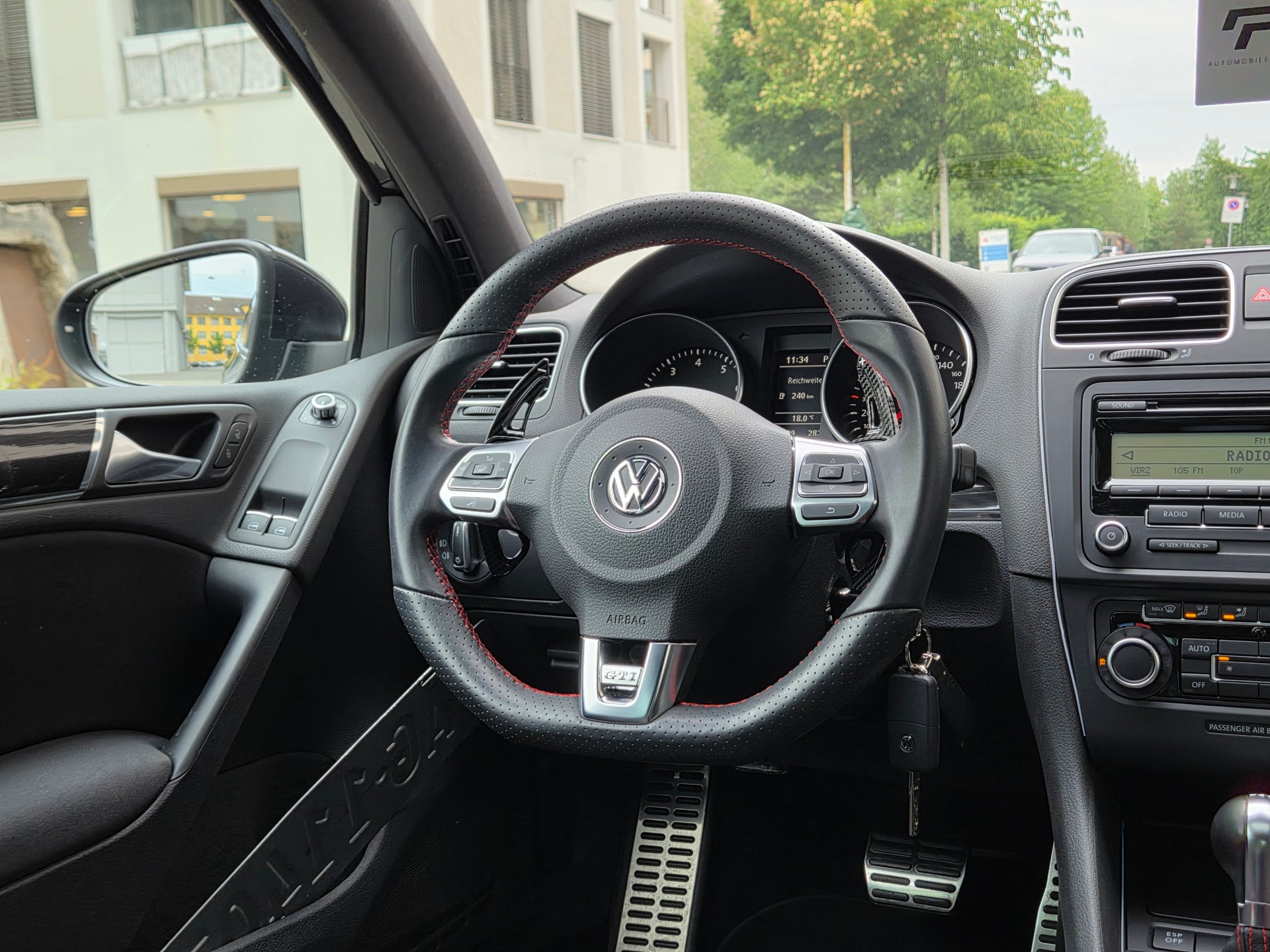 VW Golf 2.0 TSI GTI DSG-image-9
