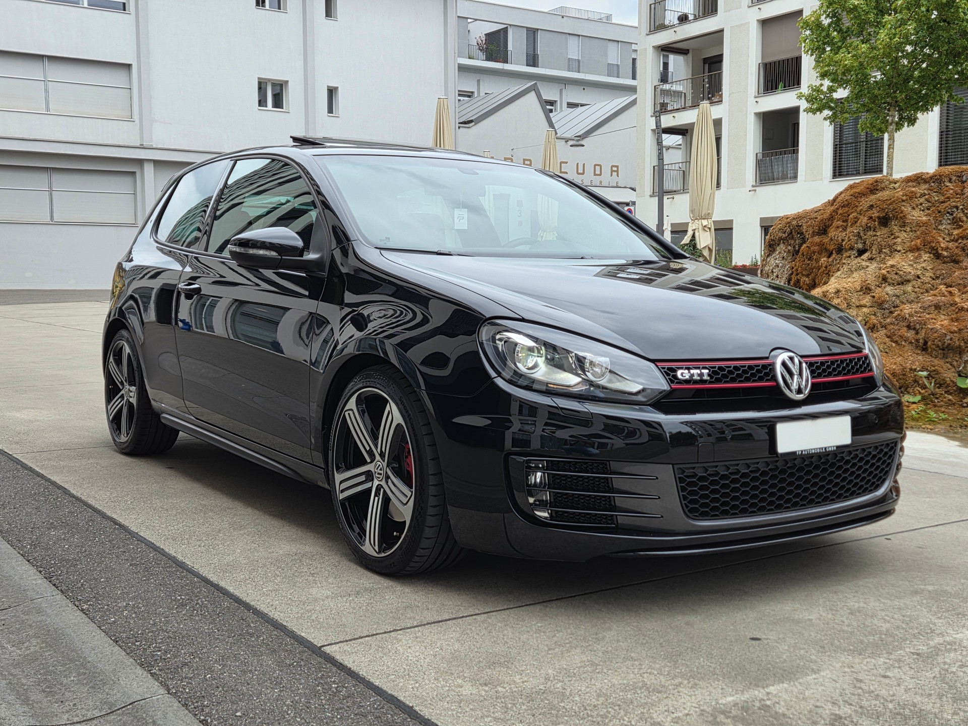VW Golf 2.0 TSI GTI DSG-image-1